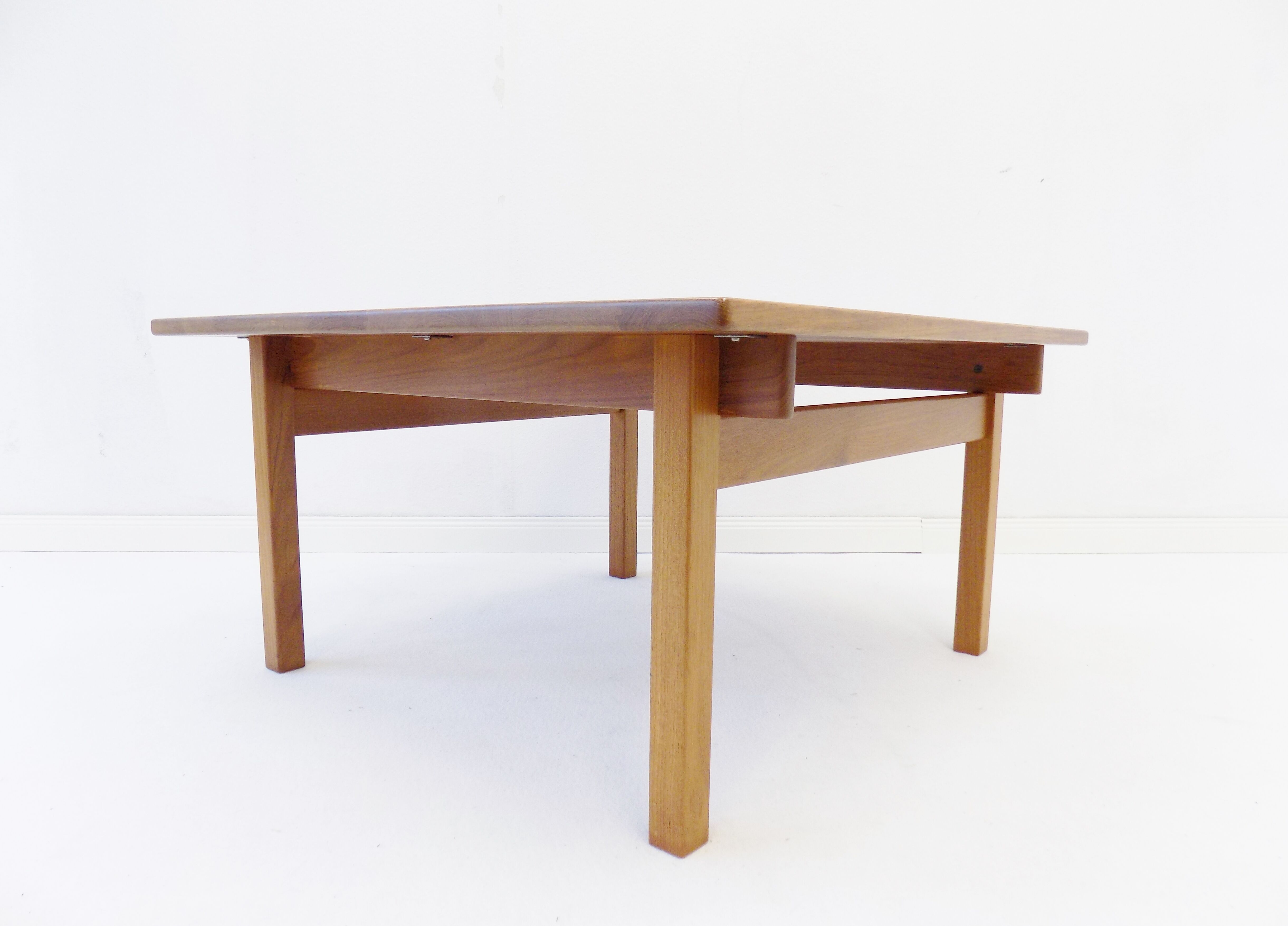 KP Møbler oak coffee table High by Kurt Østervig
