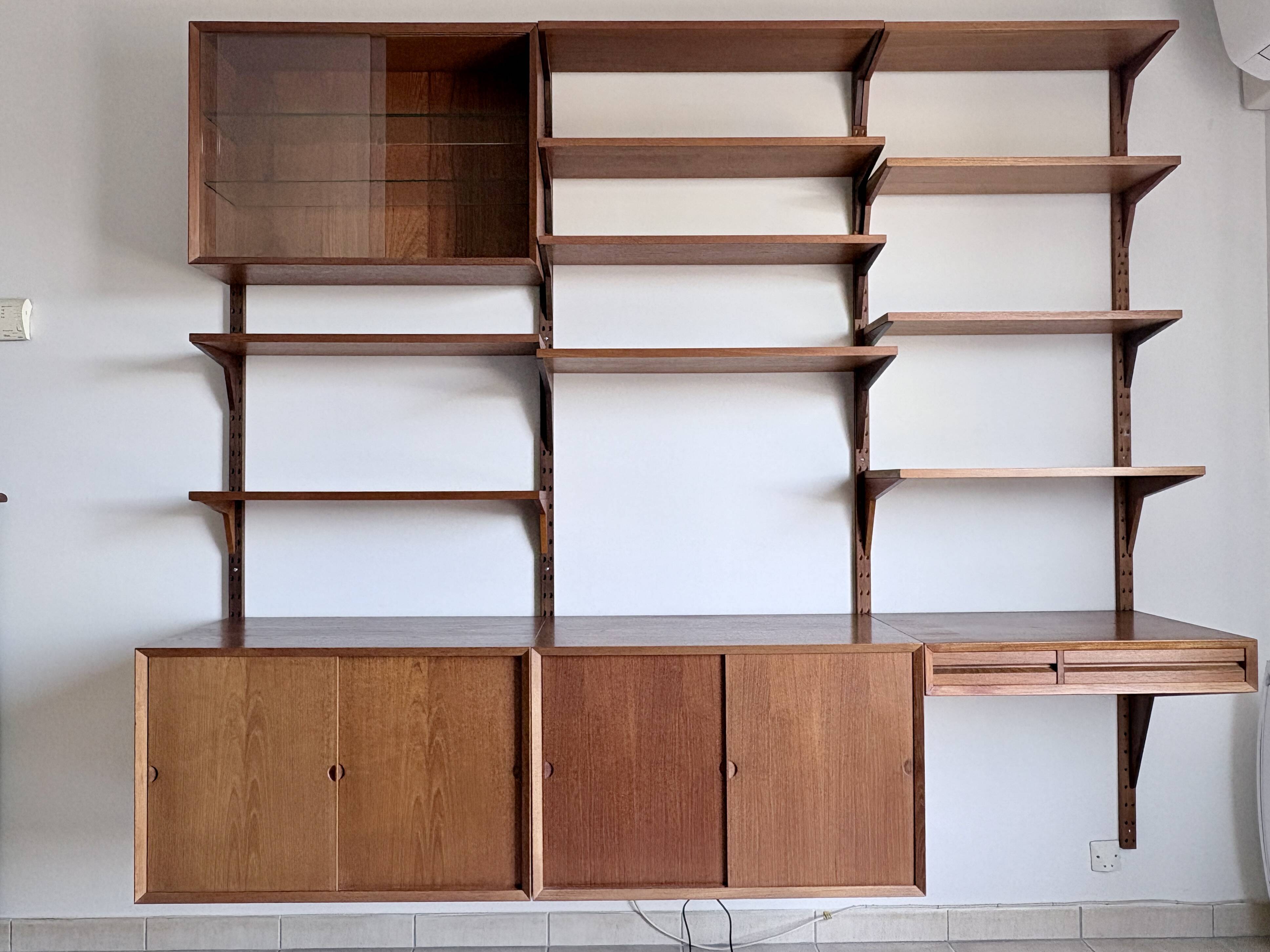Poul Cadovius shelving system