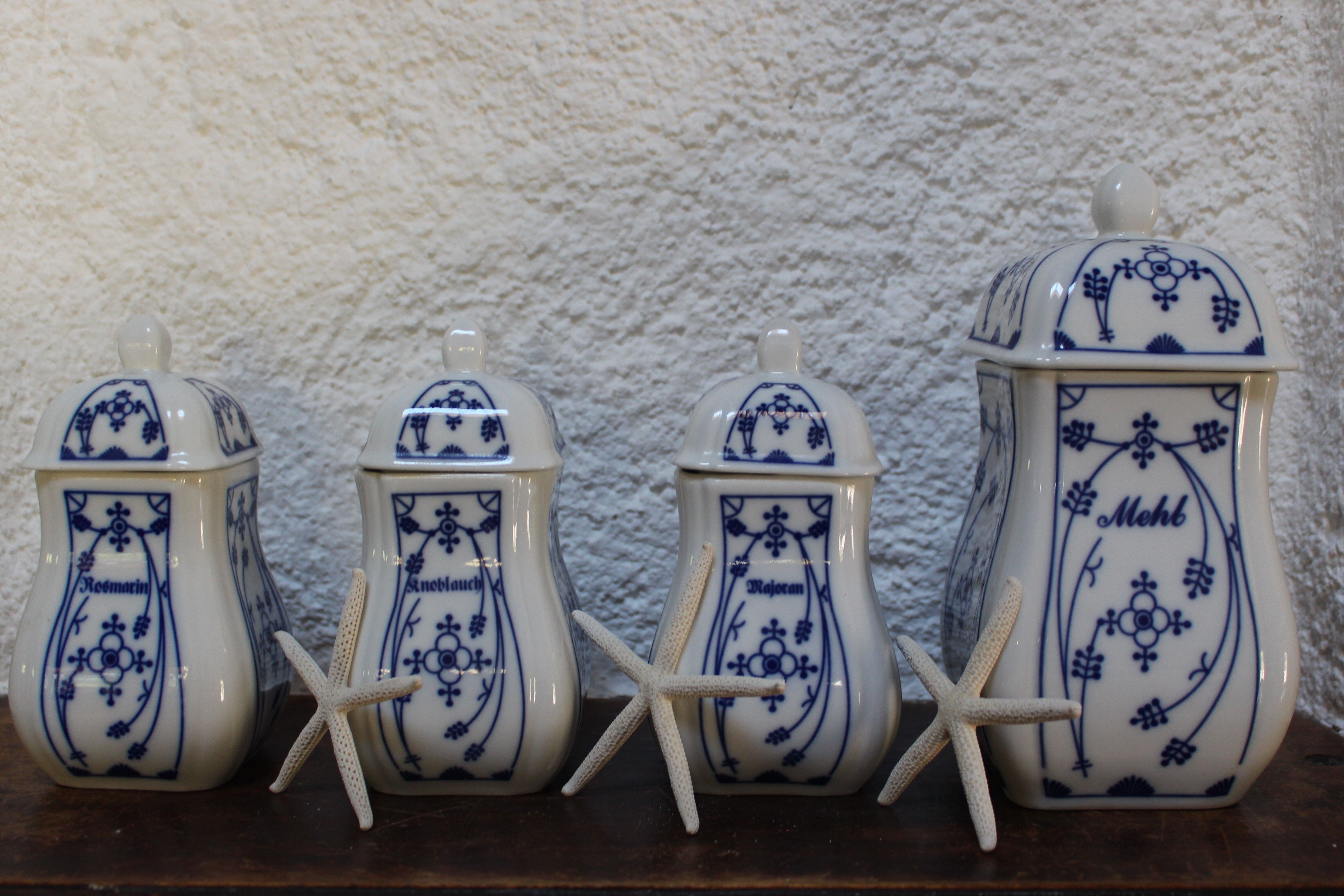 Lot de 4 pots à épices