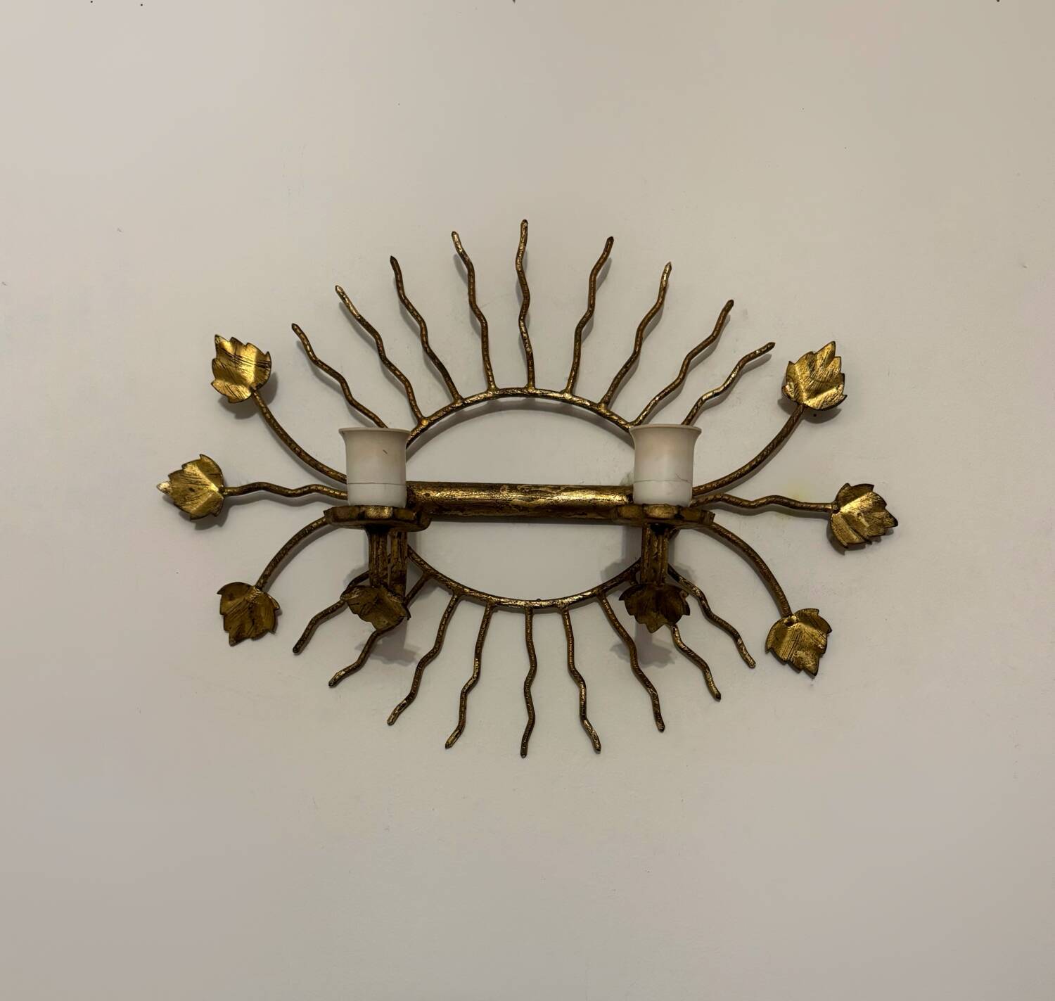 Applique soleil feuillage dorée années 60