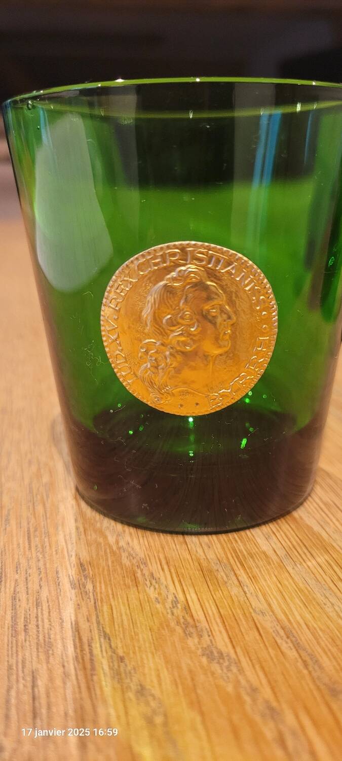 7 BYRRH green glasses