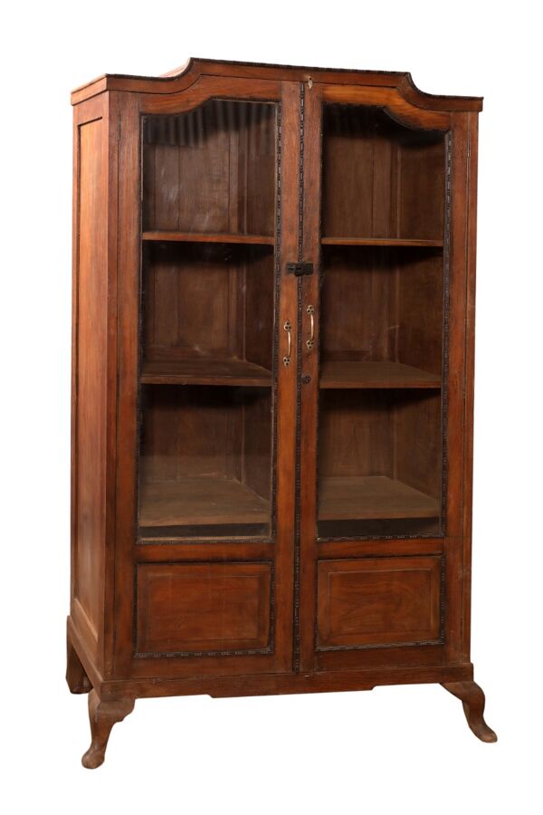 Armoire coloniale en manguier, détails laiton