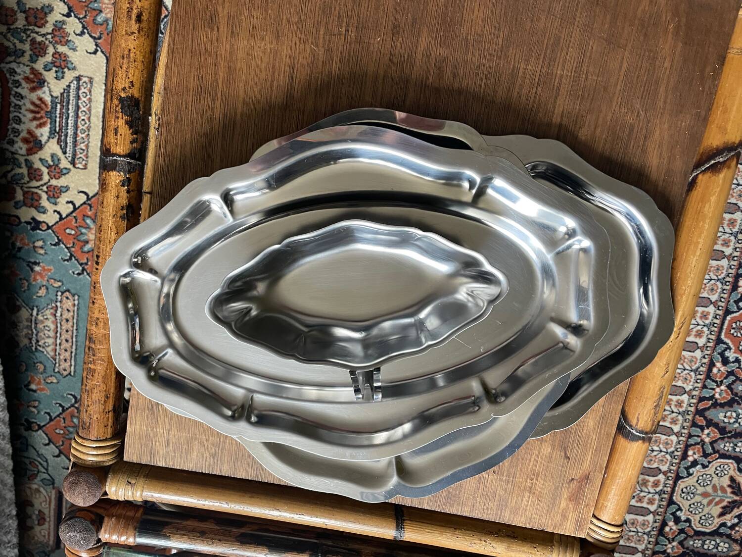 Set of stainless steel dishes