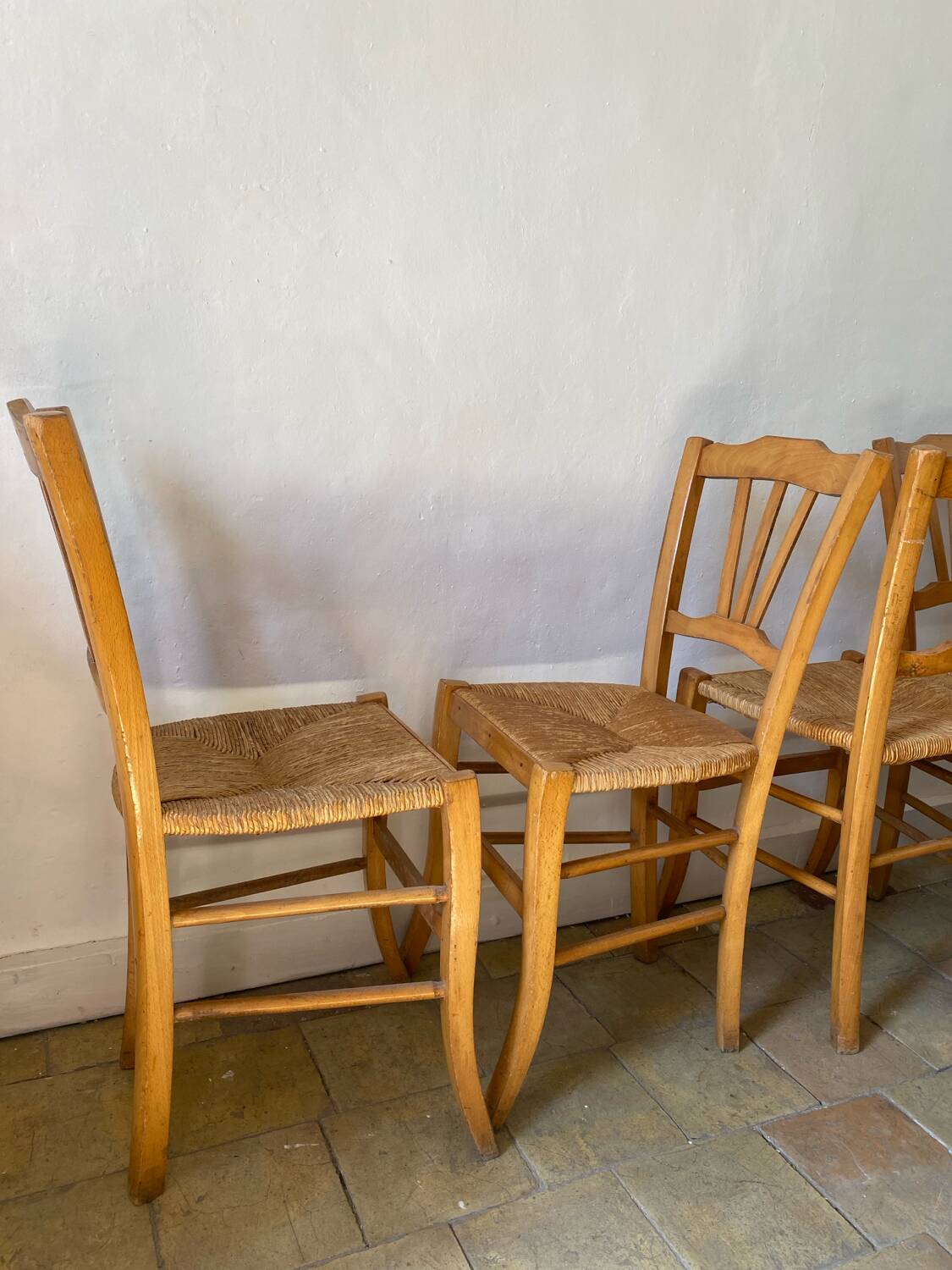 Lot 4 chaises paillées