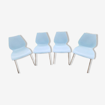 Série de 4 chaises bleu ciel modèle Maui par Vico Magistretti pour Kartell