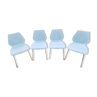 Série de 4 chaises bleu ciel modèle Maui par Vico Magistretti pour Kartell