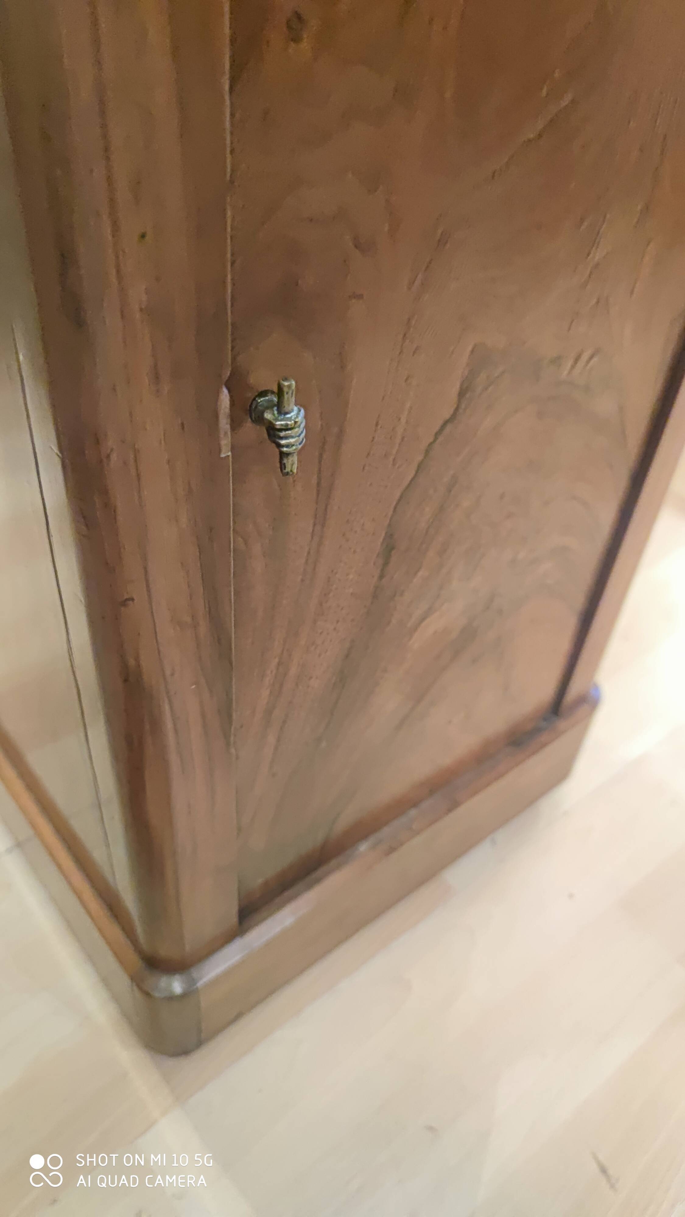 Chevet roulant 4 faces en noyer époque Restauration