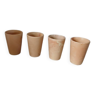 4 stoneware mugs