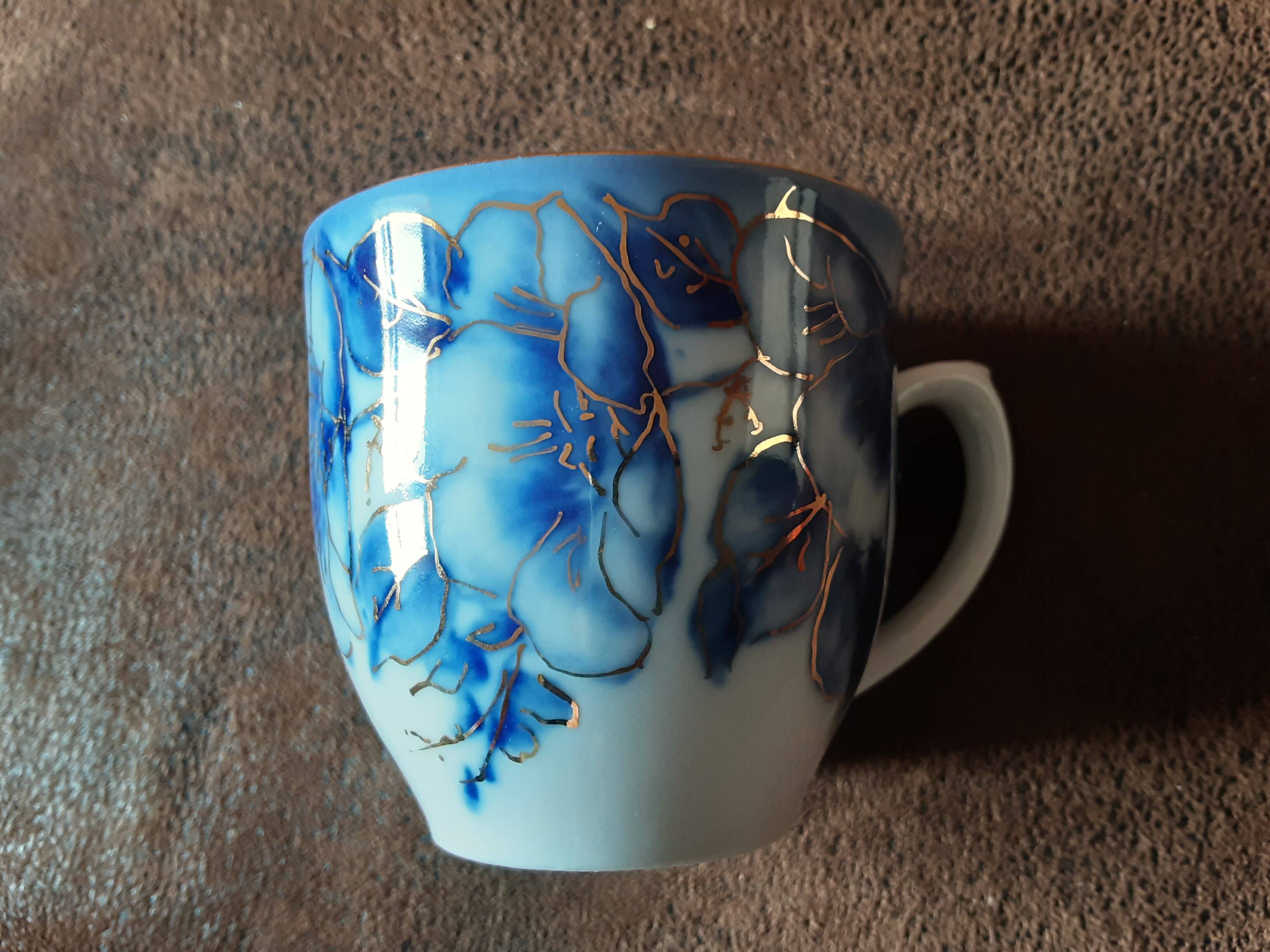 Set of 4 Romania cups and saucers