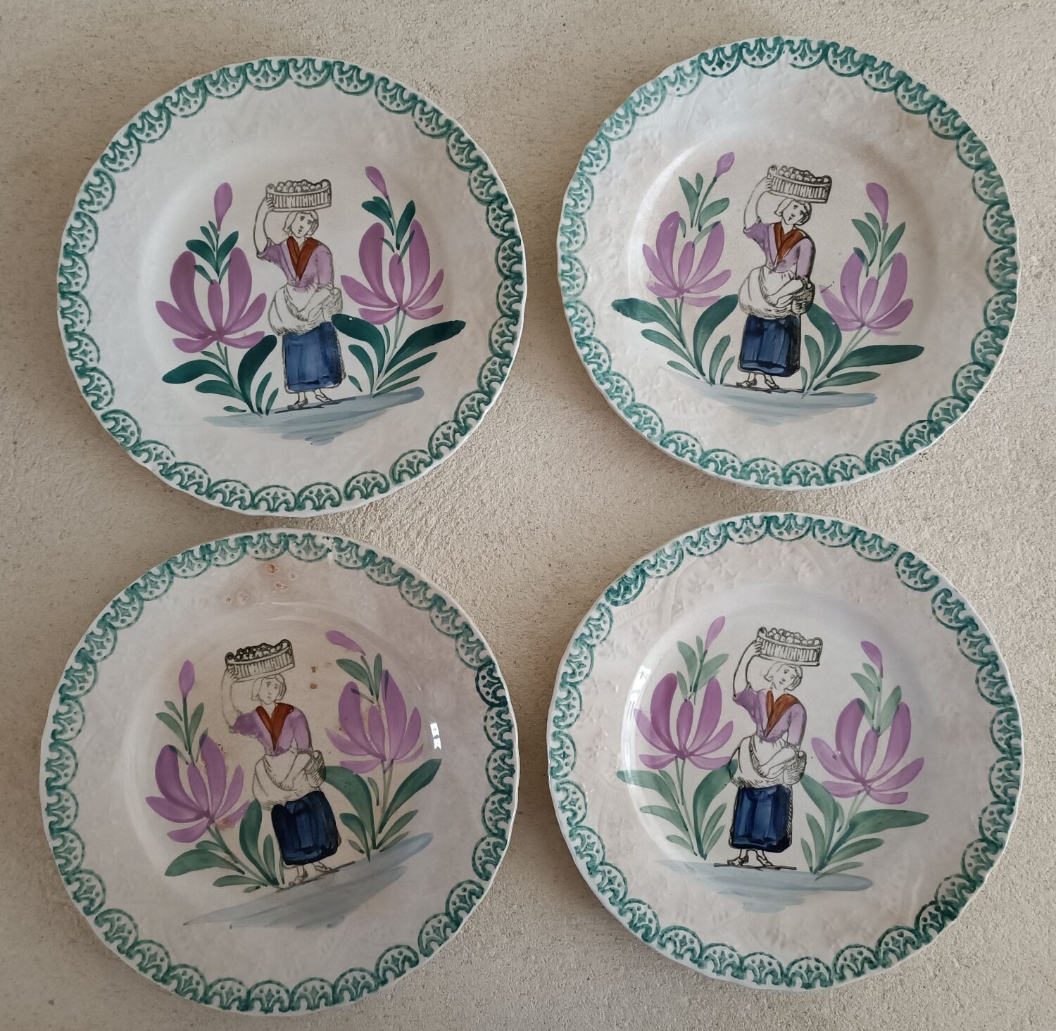Lot plat creux et 4 assiettes Saint Amand vers 1900