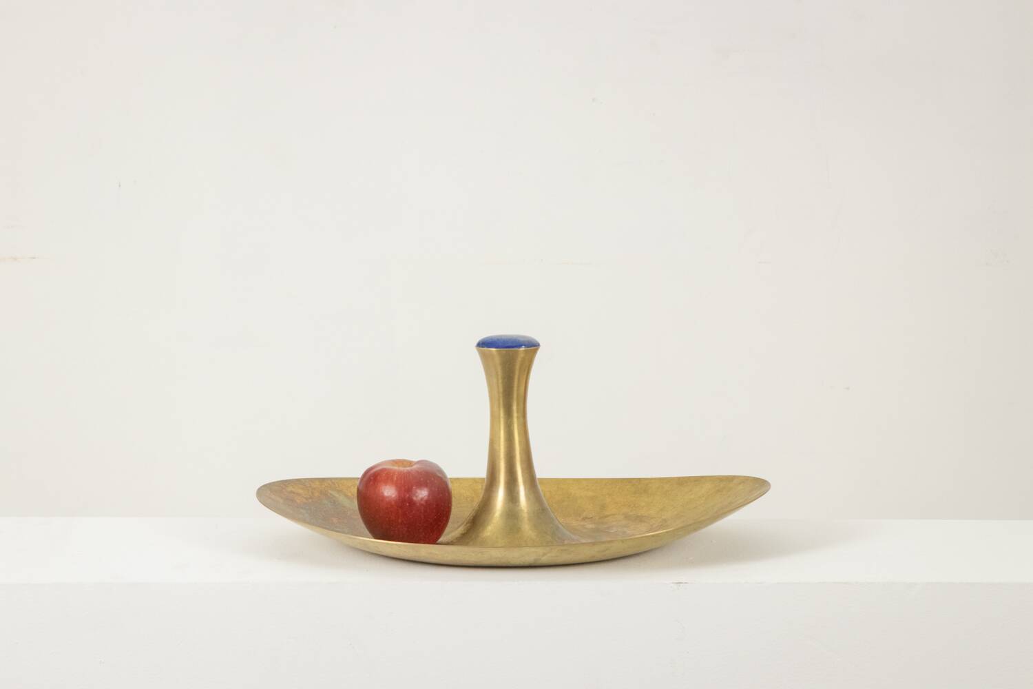 Philippe Hiquily. Hammered and gilded bronze bowl. Signed. 1980s.