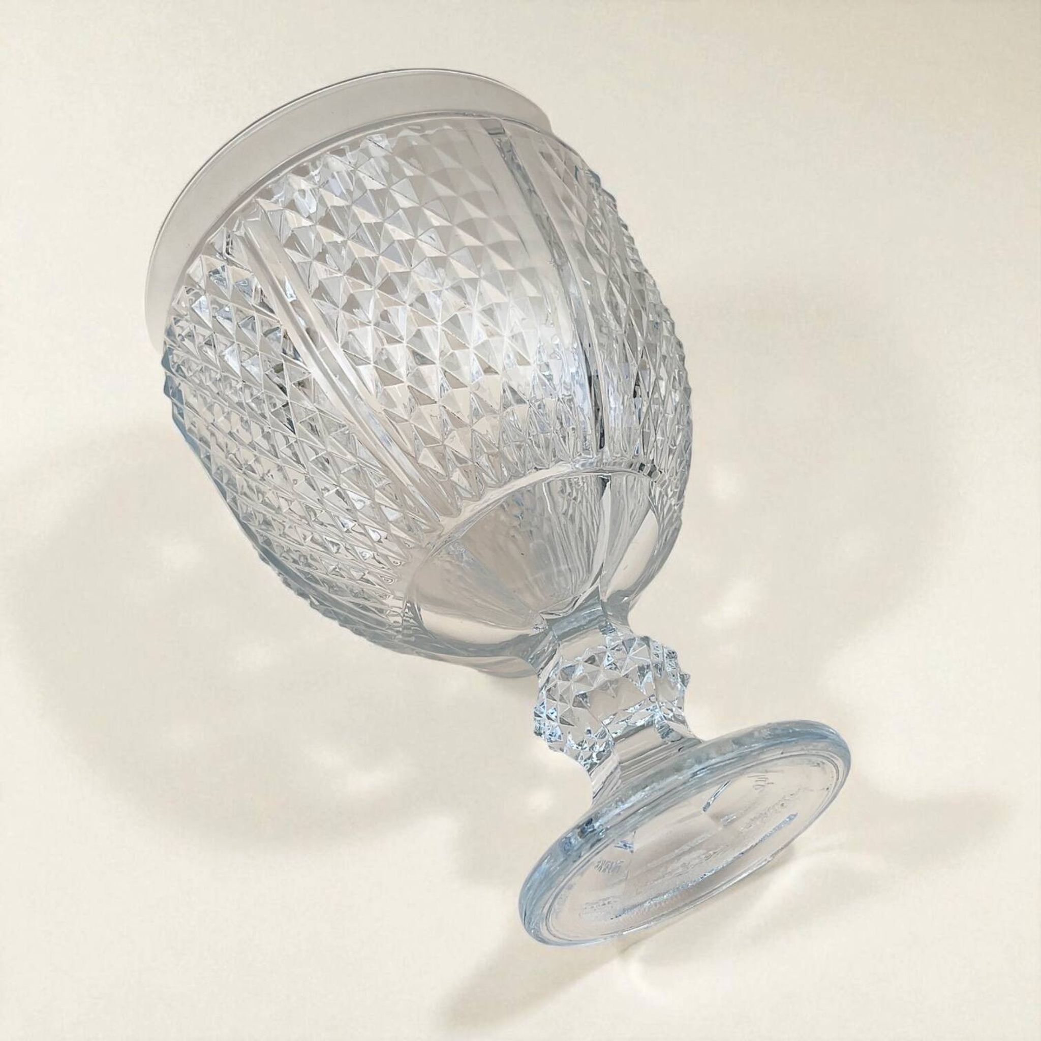 Large fruit bowl on foot in glass with diamond points, vintage 1970s