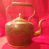 Bouilloire décorative orientale artisanale en cuivre et laiton
