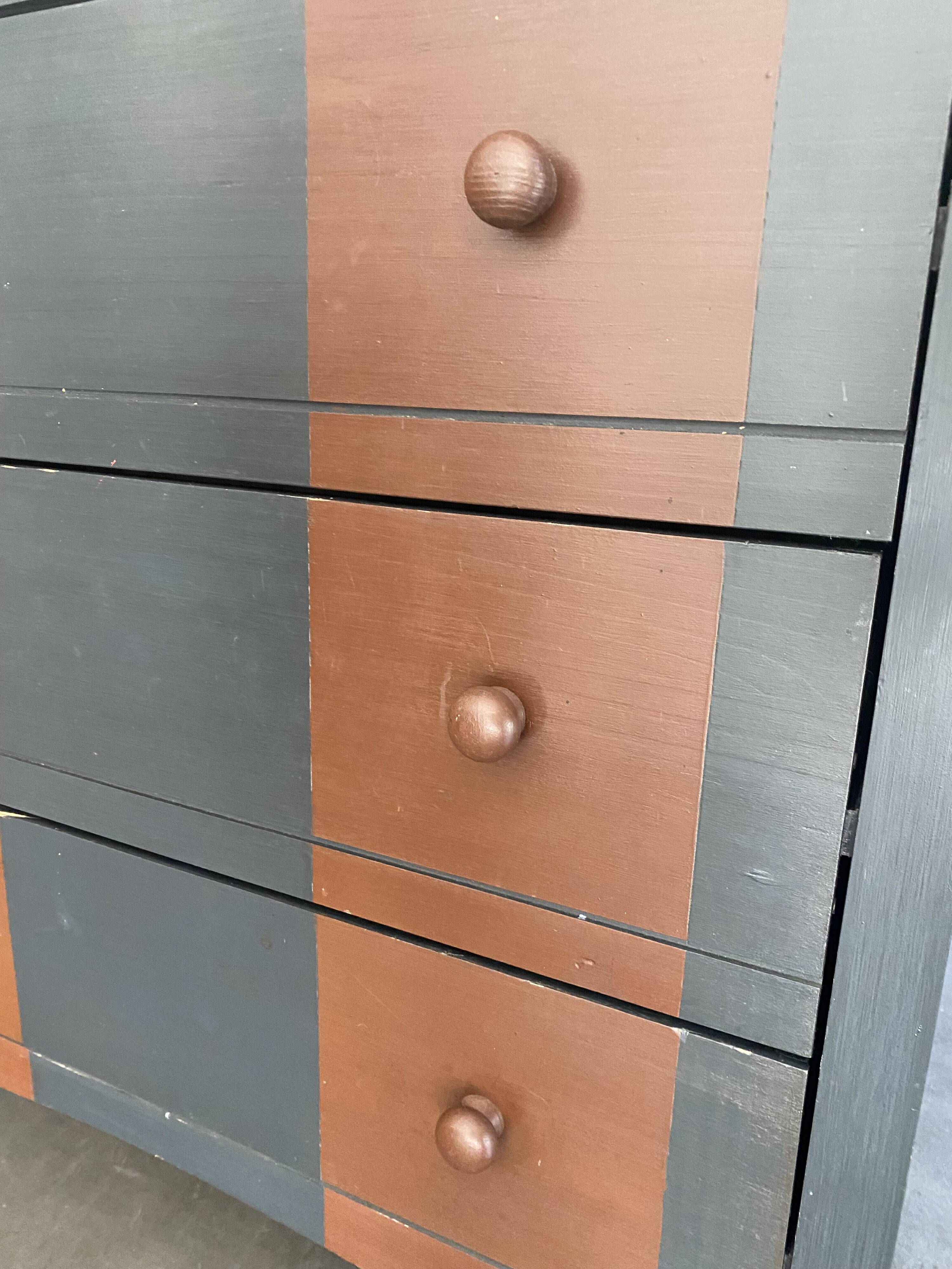 Small two-tone painted chest of drawers