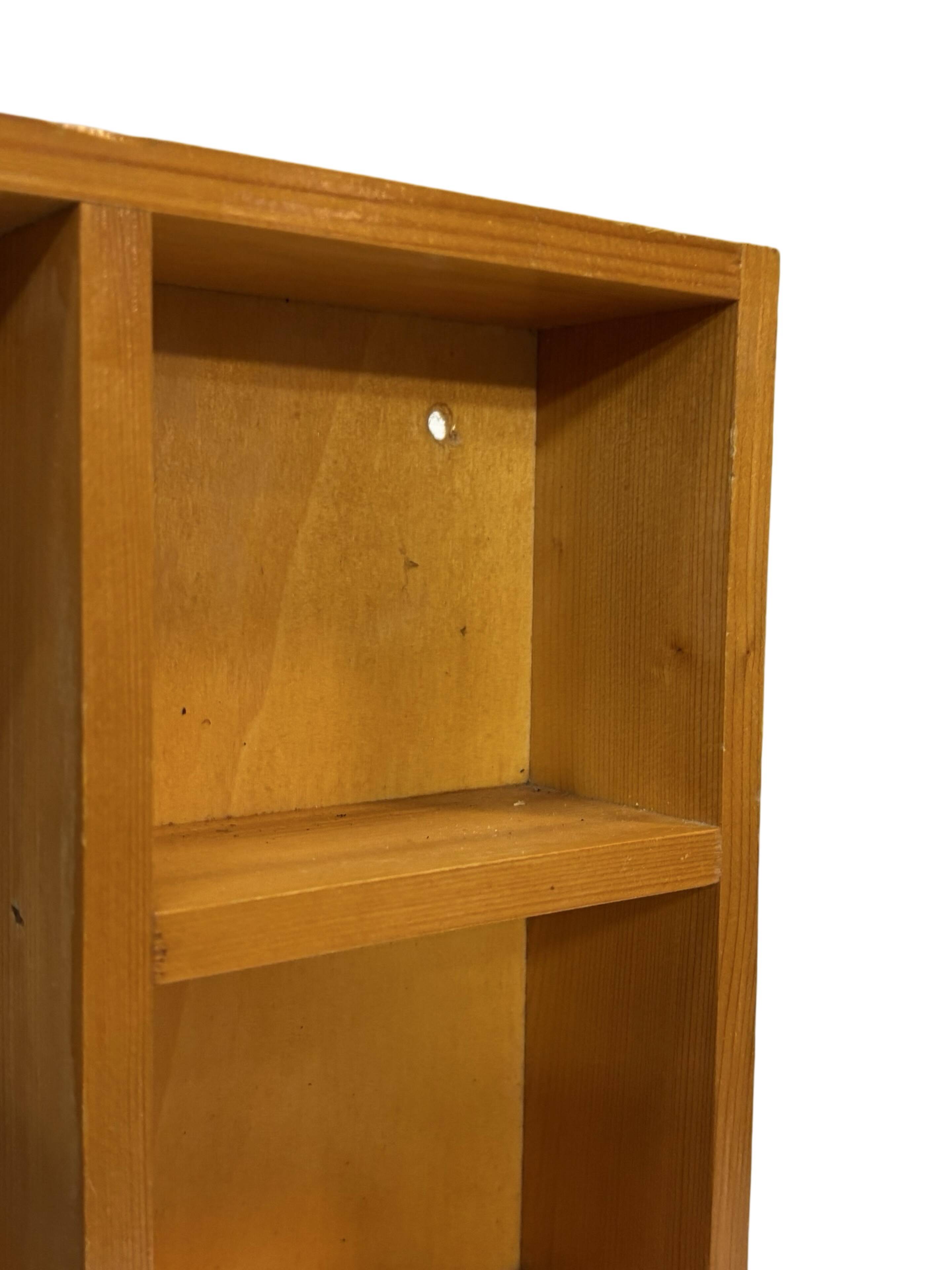 Porte-manteau console miroir en pin vintage au design minimaliste