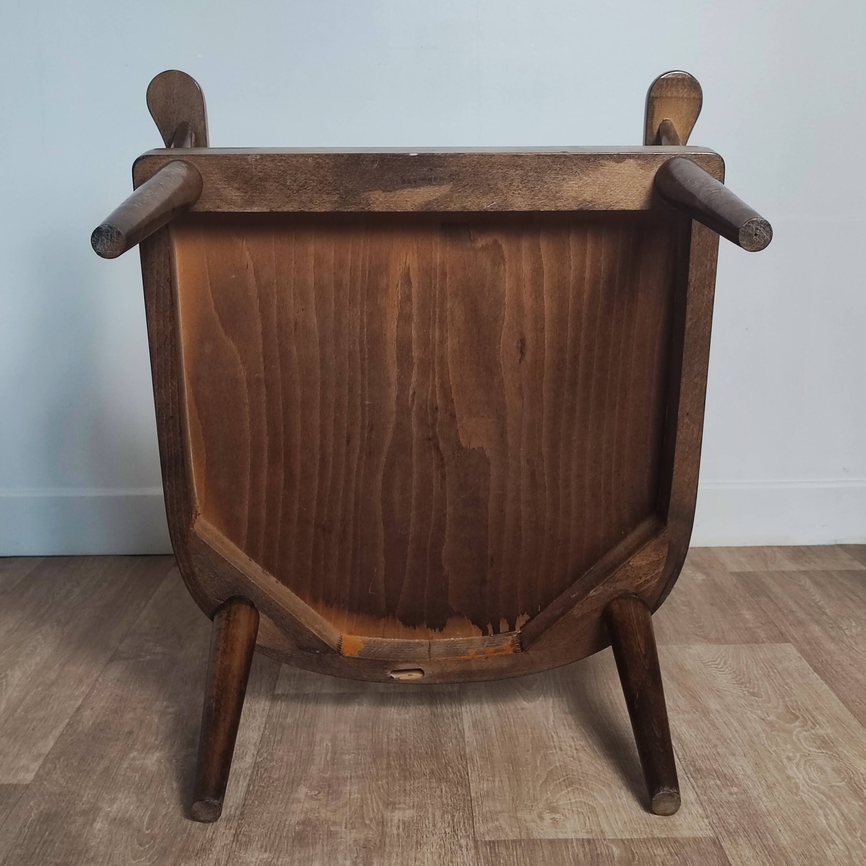 Baumann 60' fan armchair