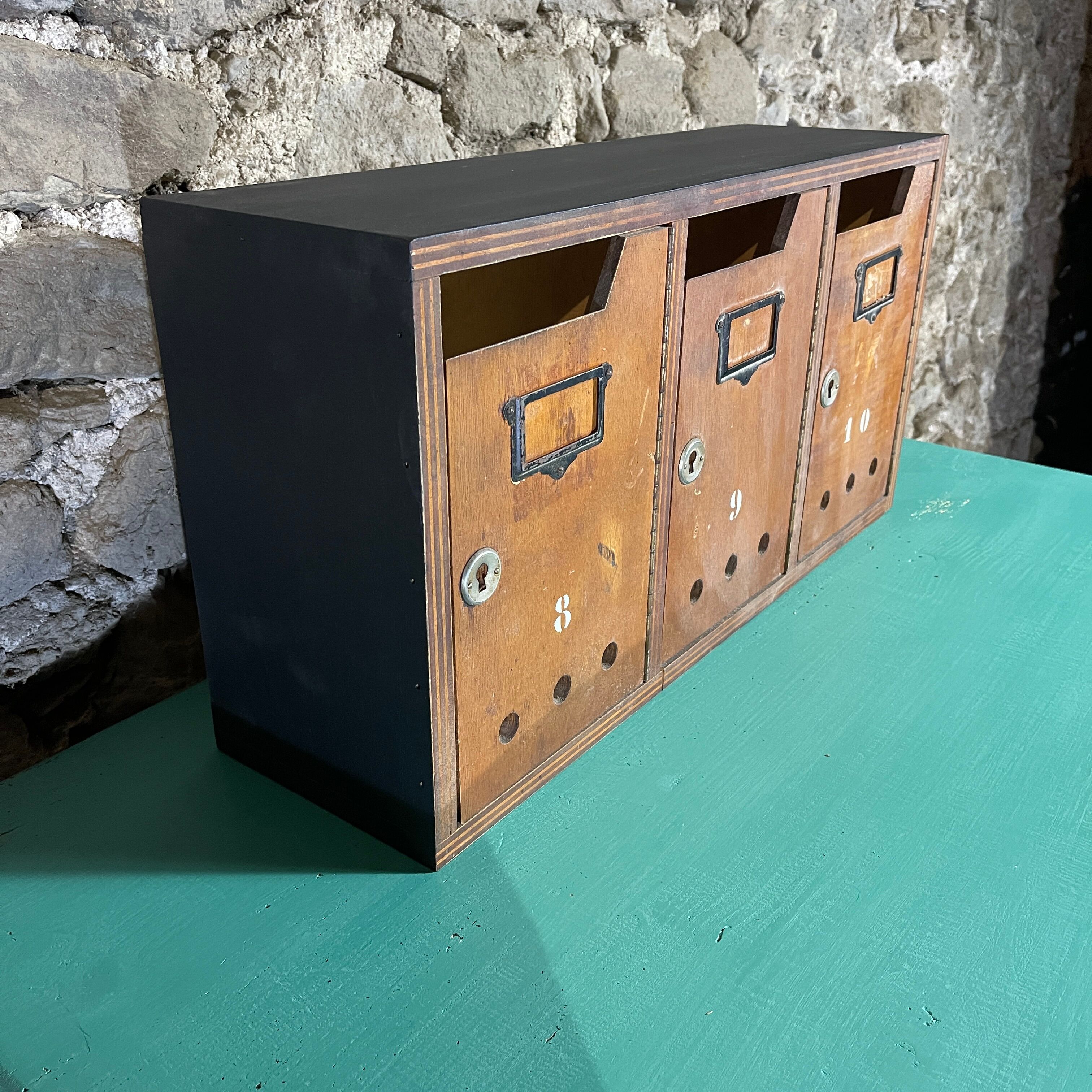 Block of 3 mailboxes from the 70s/80s