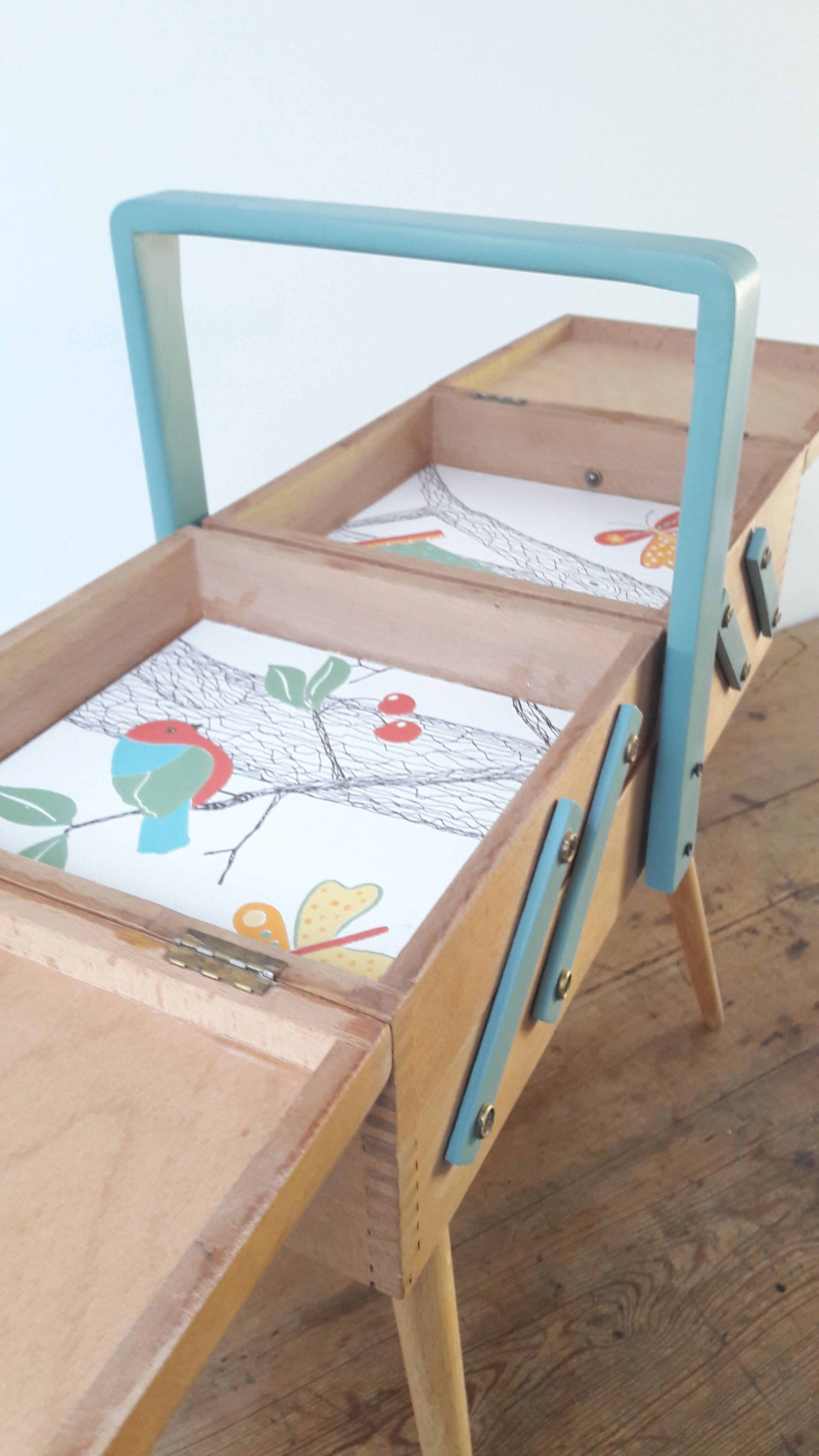 Worker tripod feet compass