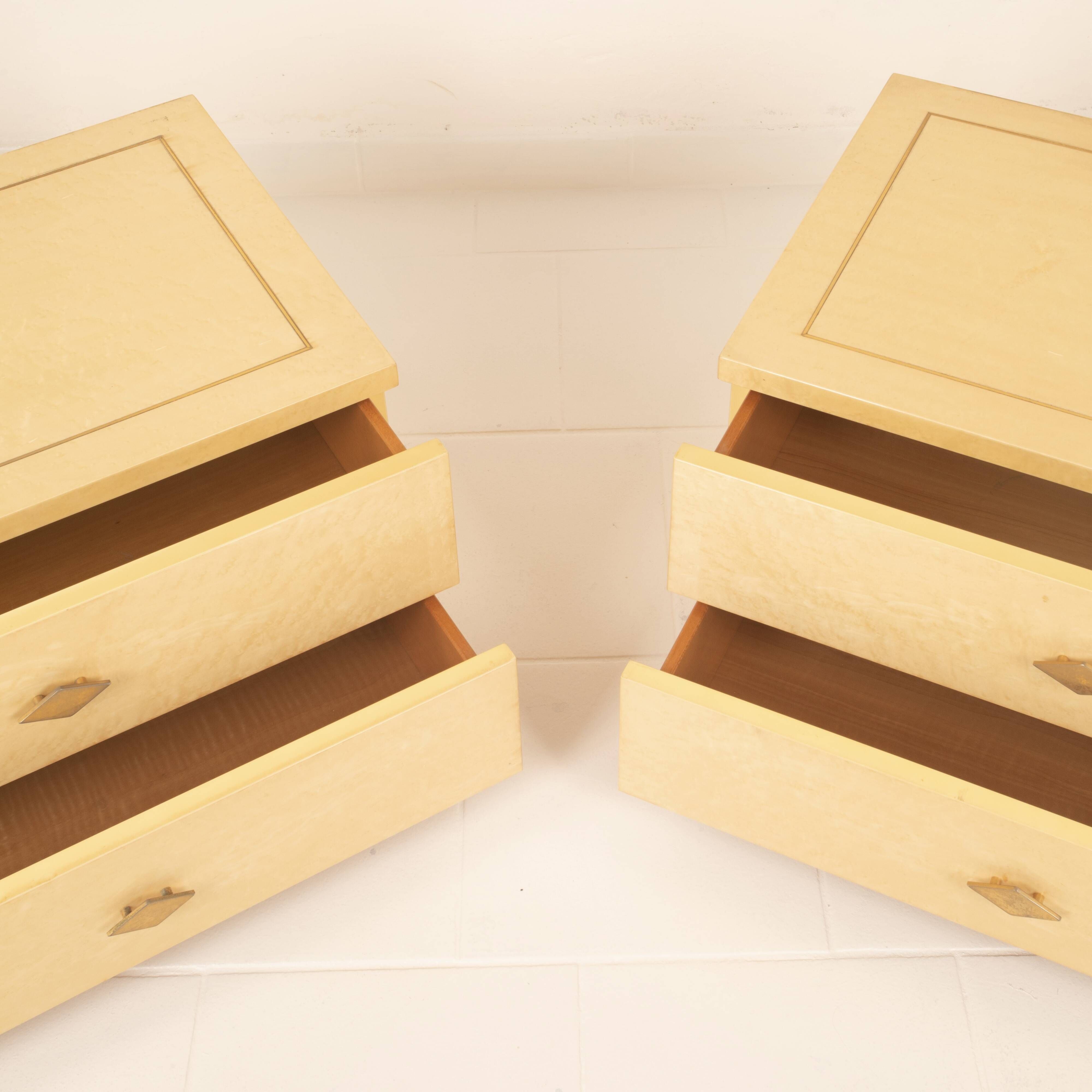 Gianluigi Gorgoni Italian Maple Burl and Brass Nightstands for Fratelli Turri