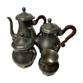Set of tin pots