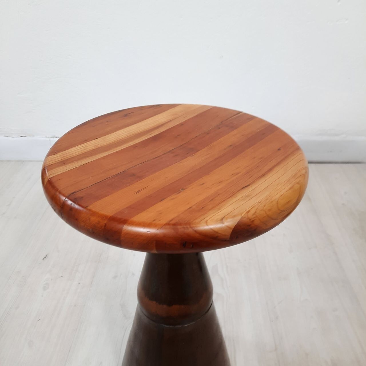 Pair of industrial stools foot in copper metal