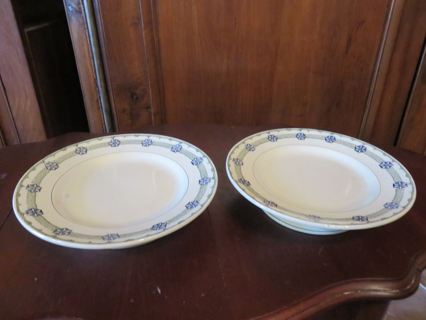Duo of plates mounted St Amand