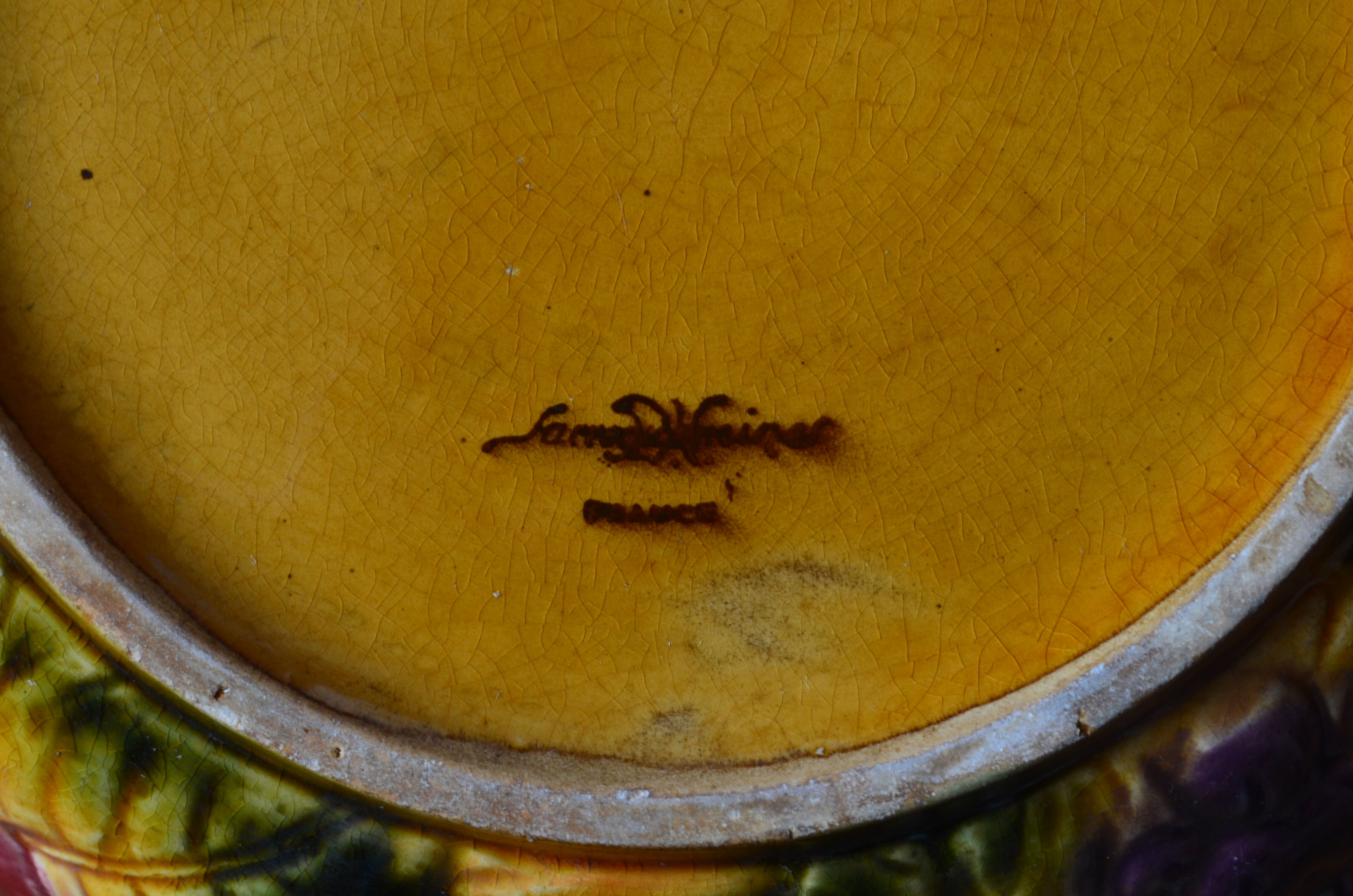 Saladier en barbotine de chez Sarreguemines