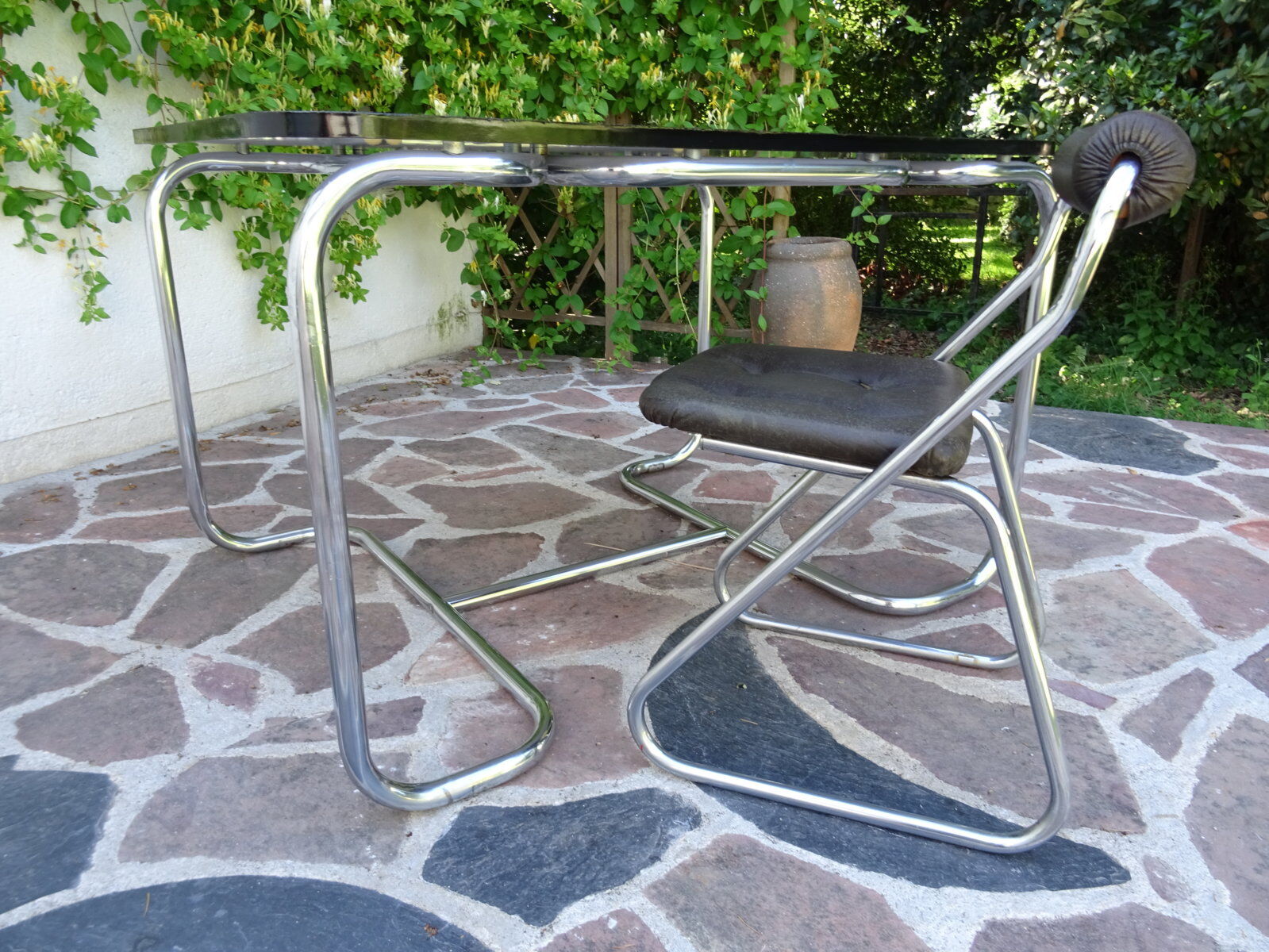 Modernist Bauhaus spirit table