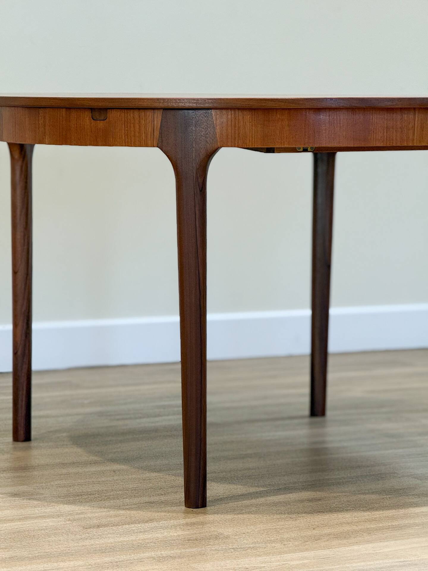 McIntosh Dunvegan Teak Dining Set – Round Extending Table & 4 Chairs (1960s