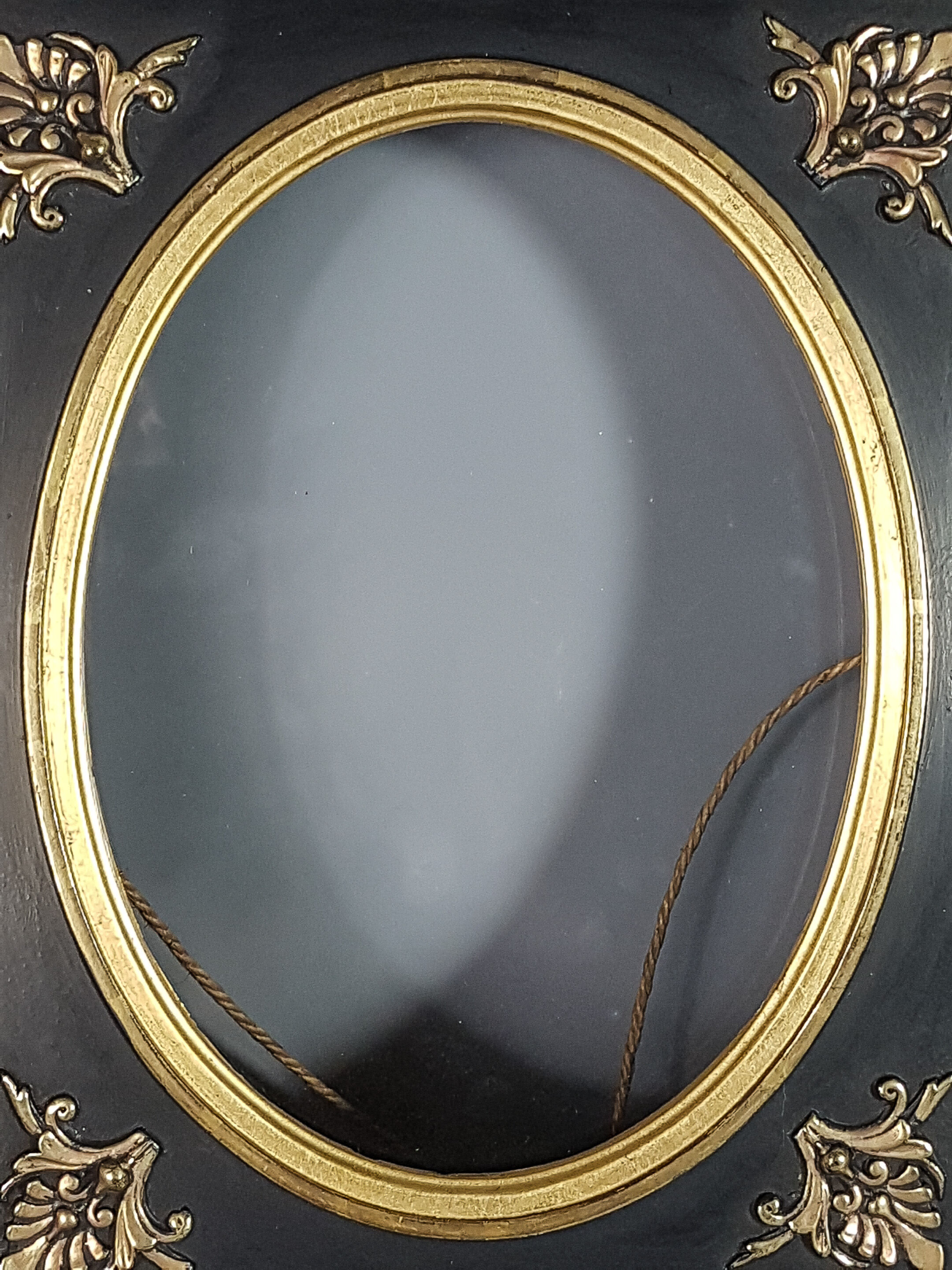 Napoleon III black and gold laqué frame, oval view 46x40 cm