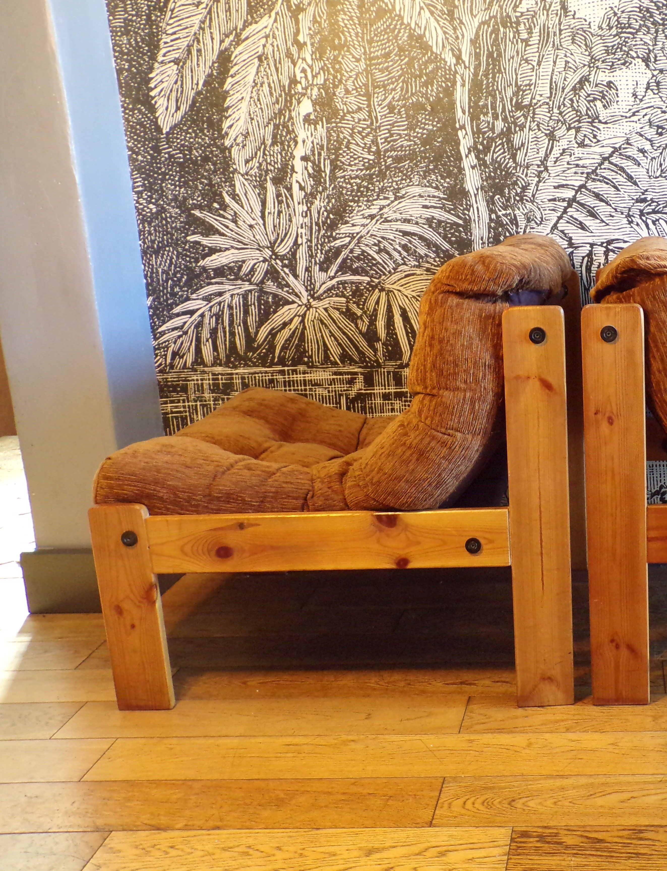 Scandinavian pine and velvet seat