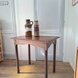 Desk with turned legs