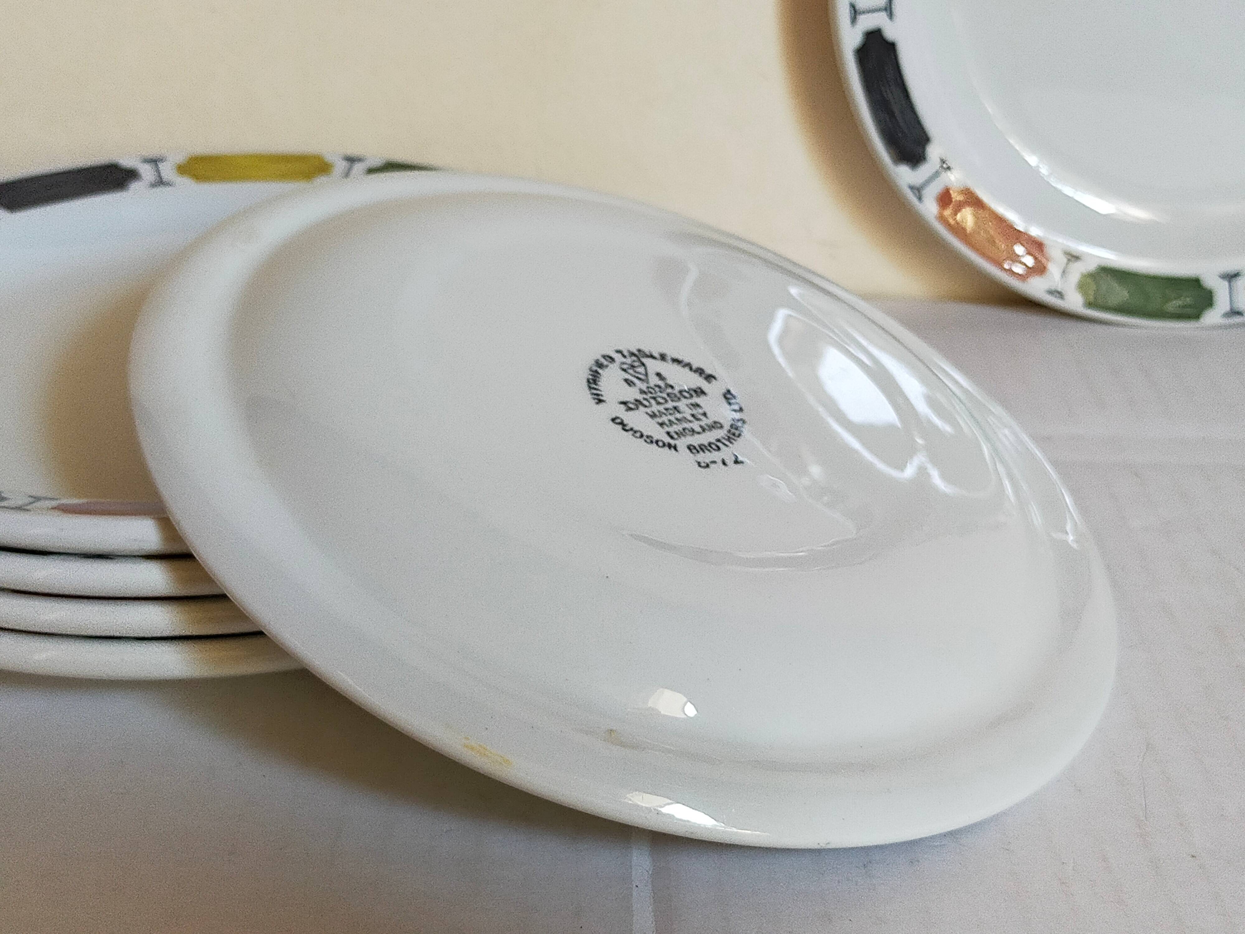 Six assiettes à dessert en porcelaine Anglaise DUDSON BROTHERS 70'