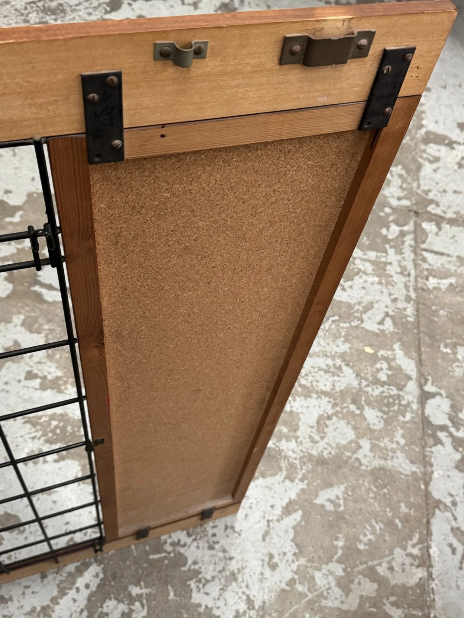 Wall-mounted coat rack