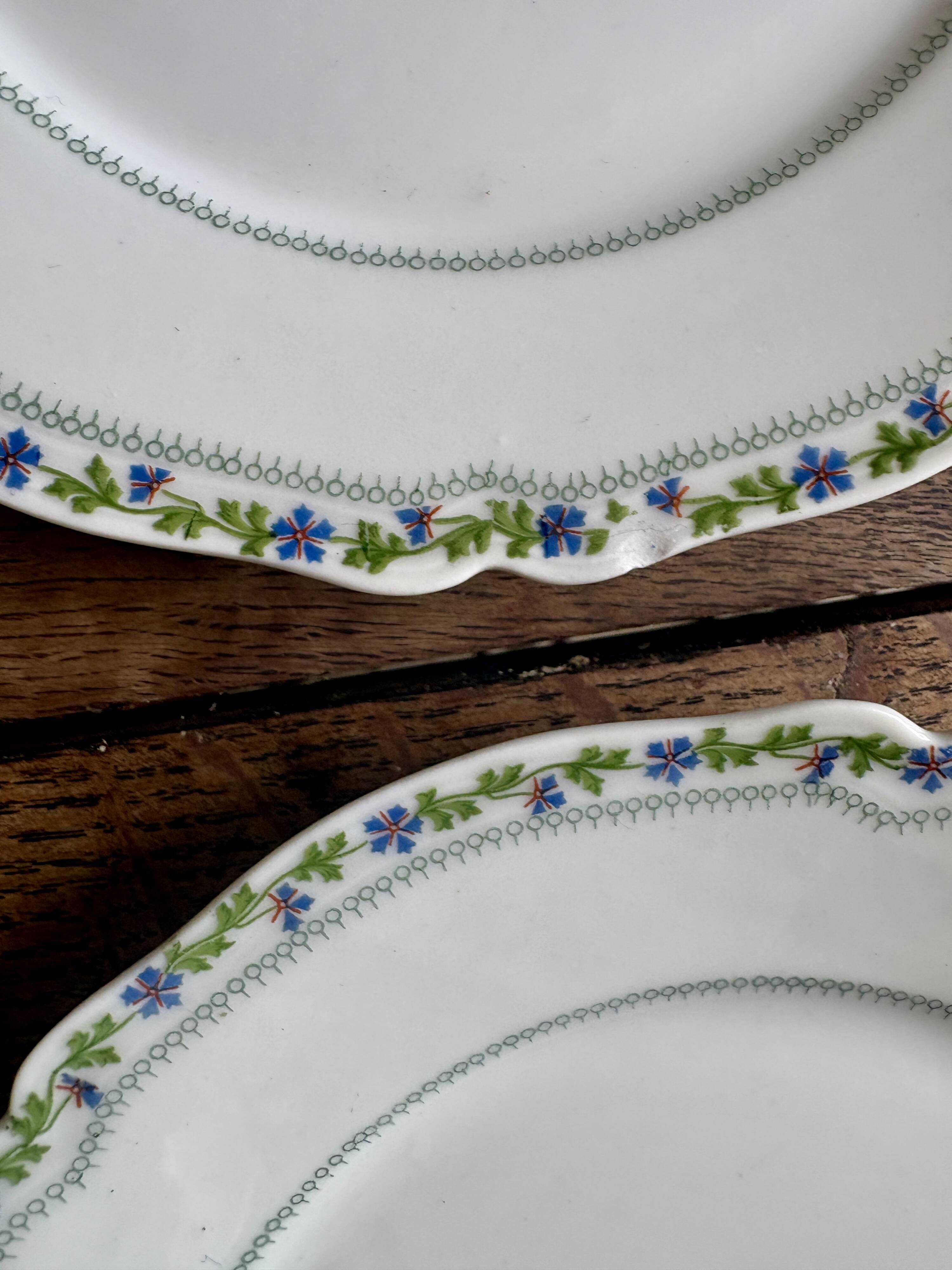 Set of 6 vintage dessert plates in Limoges porcelain.