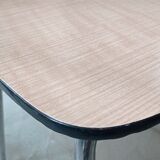 Chaise en formica