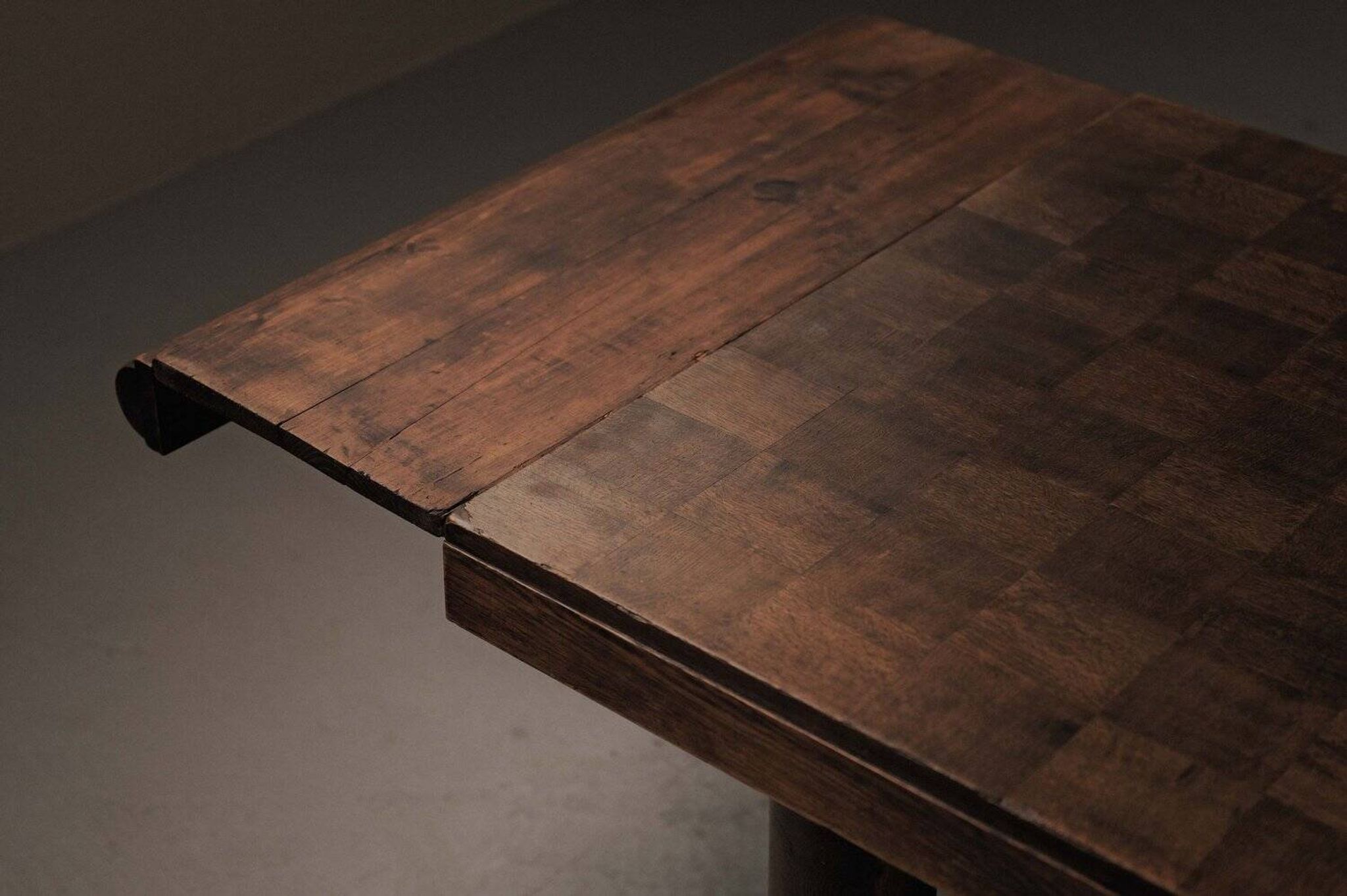 Table Art déco en chêne – France, années 1930–1940