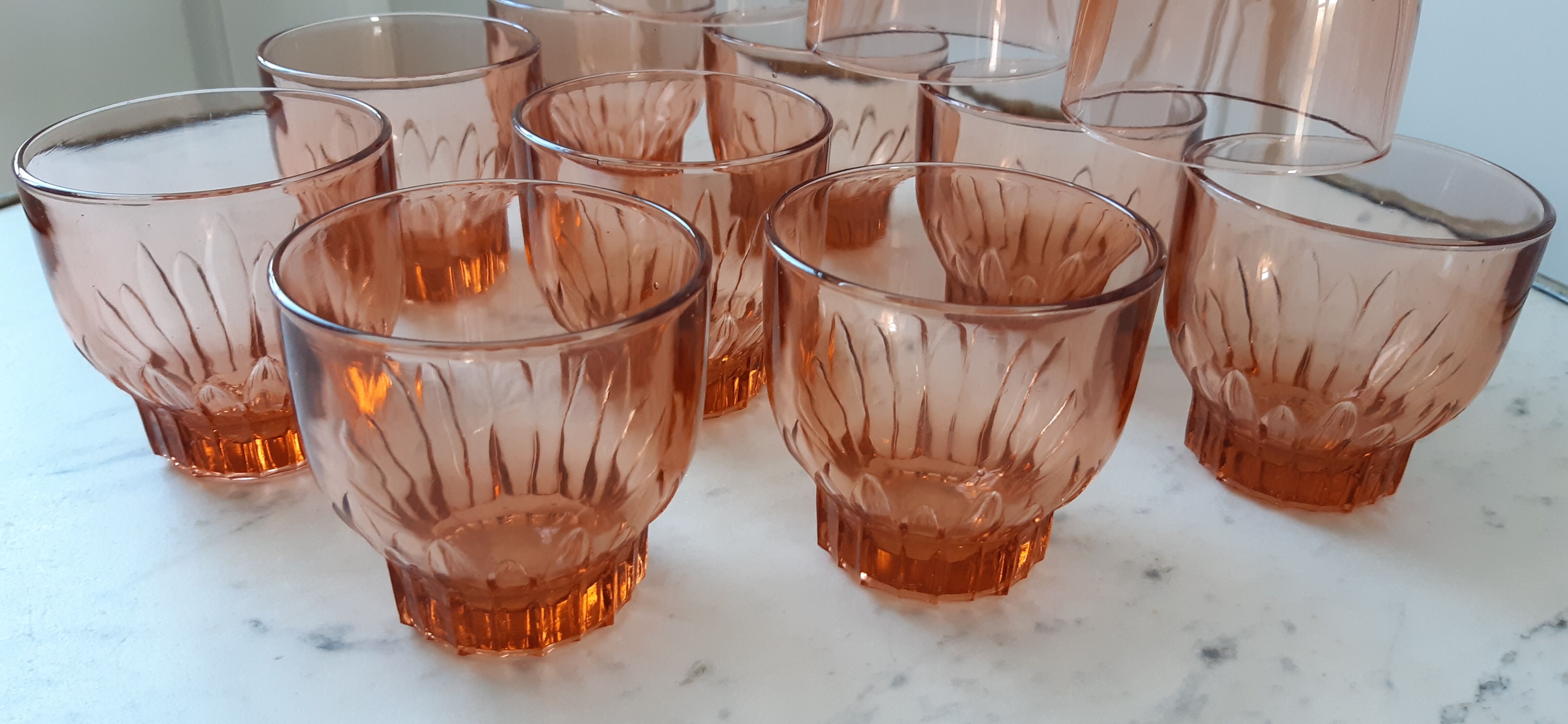 Lot de 12 verres à eau en verre rose art déco
