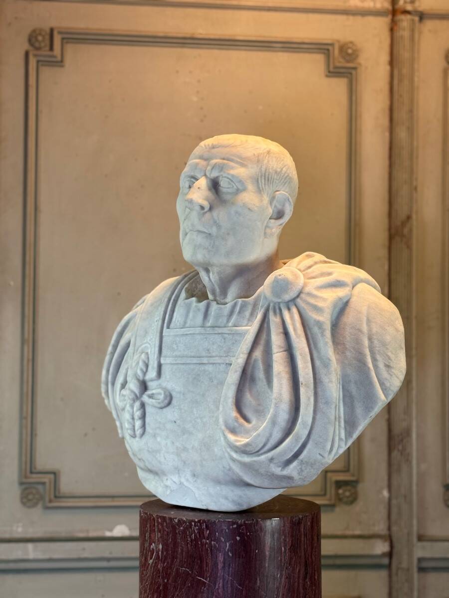 Bust of Emperor Galba, white Carrara marble, 18th century.