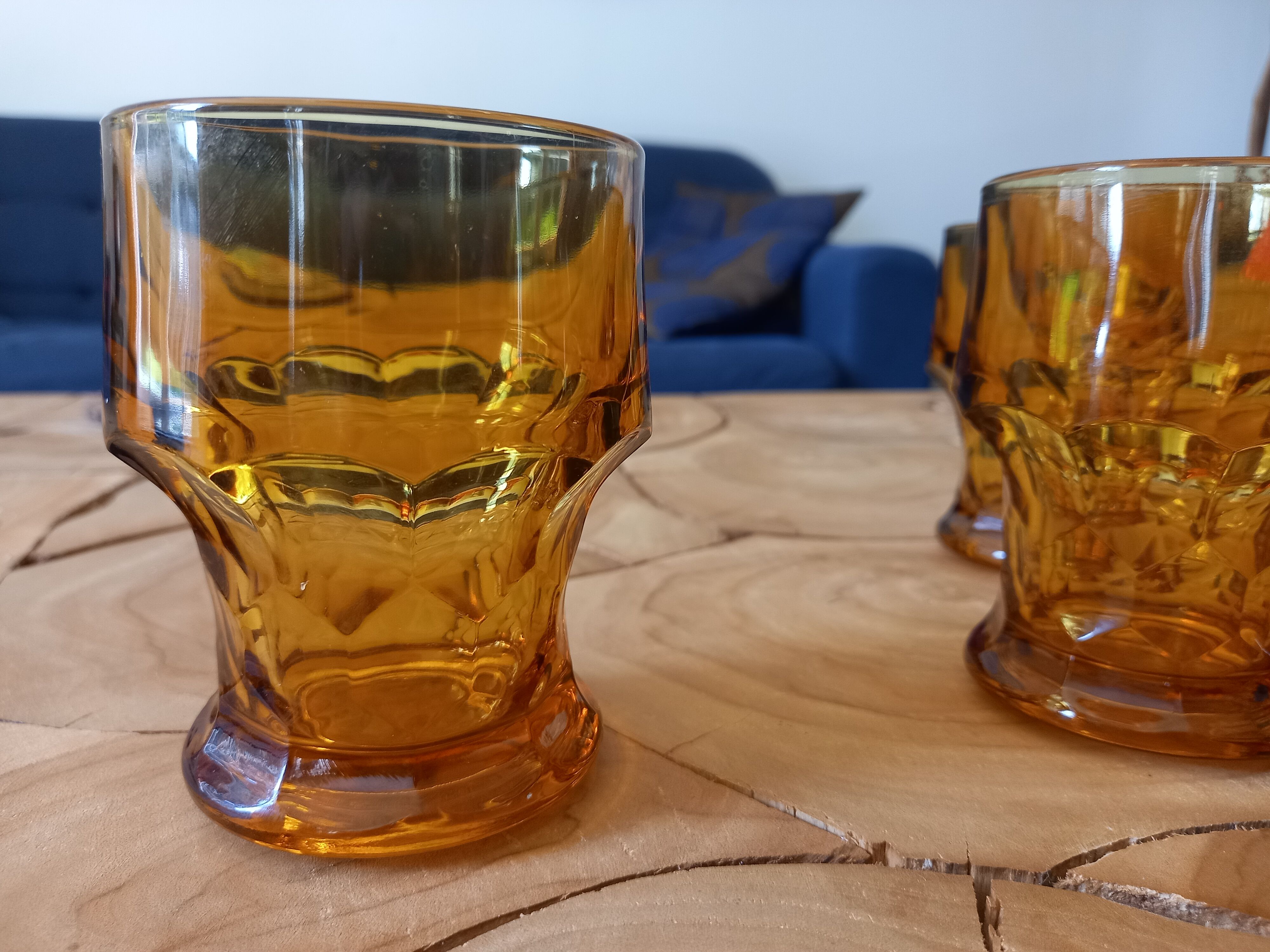 5 wine glasses / smoked water faceted mustard