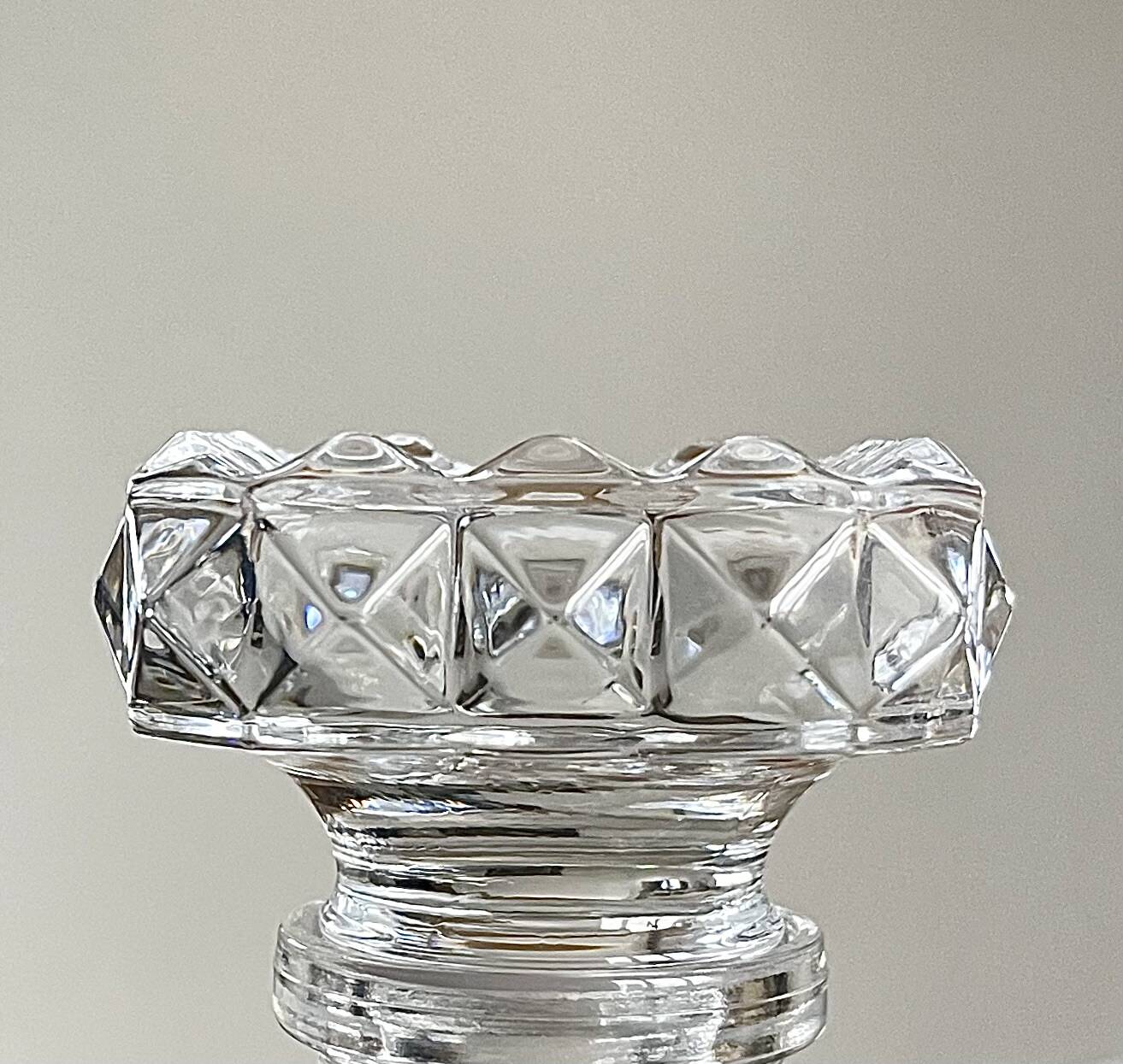 Cut crystal whisky decanter.