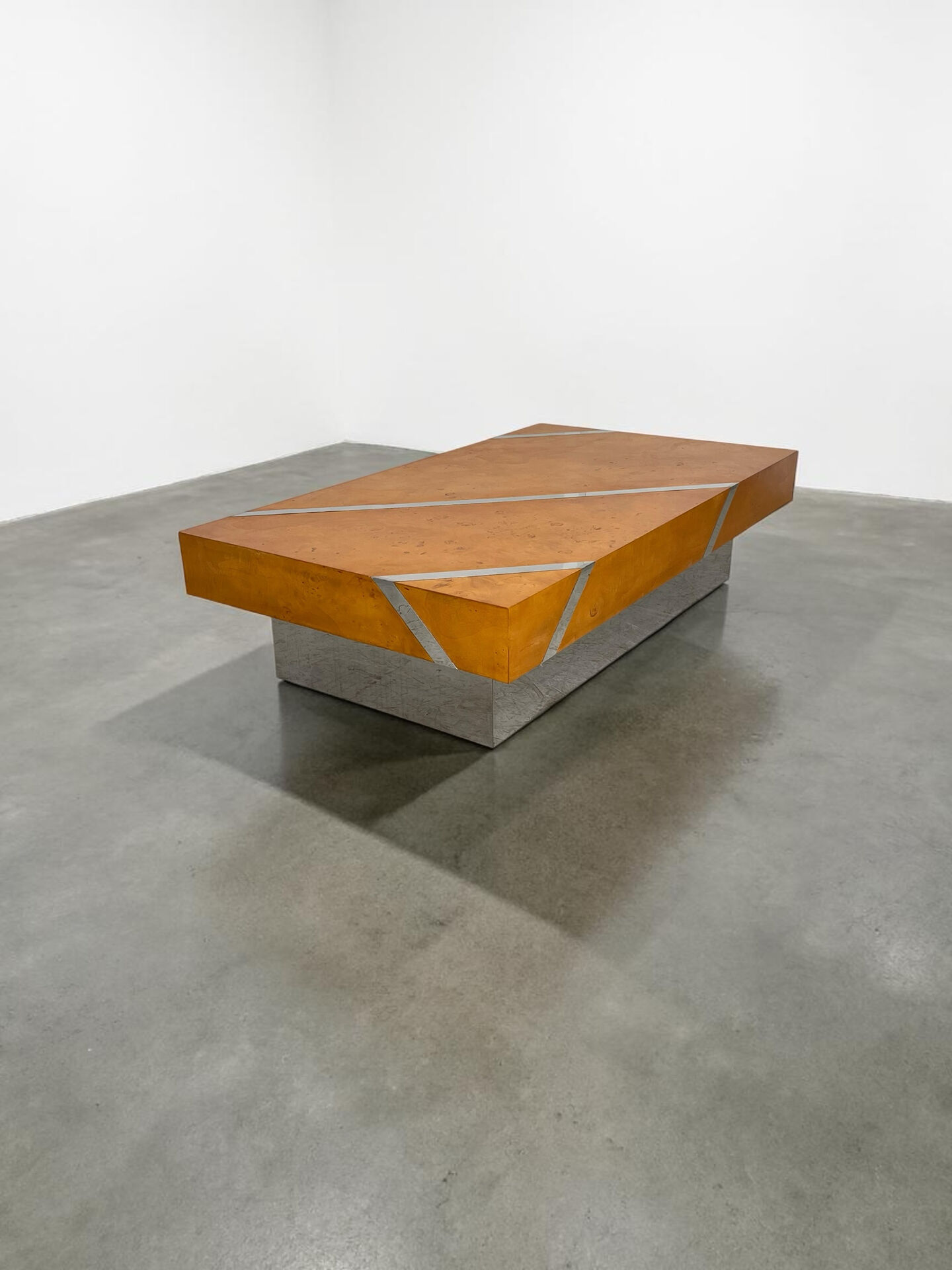 Table basse en loupe D’orme 1970