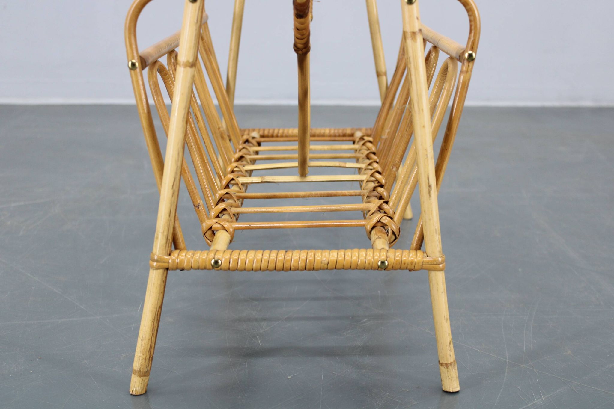 1970s Rattan Newspaper and Magazine Stand with Glass Top, Italy