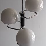Lustre Space age with 3 lights in white opaline, Italy circa 1970.