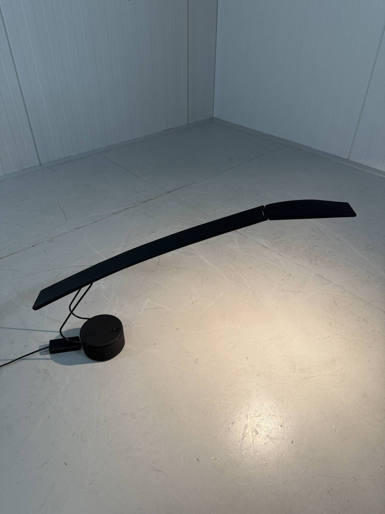 Dove desk lamp Mario Barbaglia & Marco Colombo, Italy