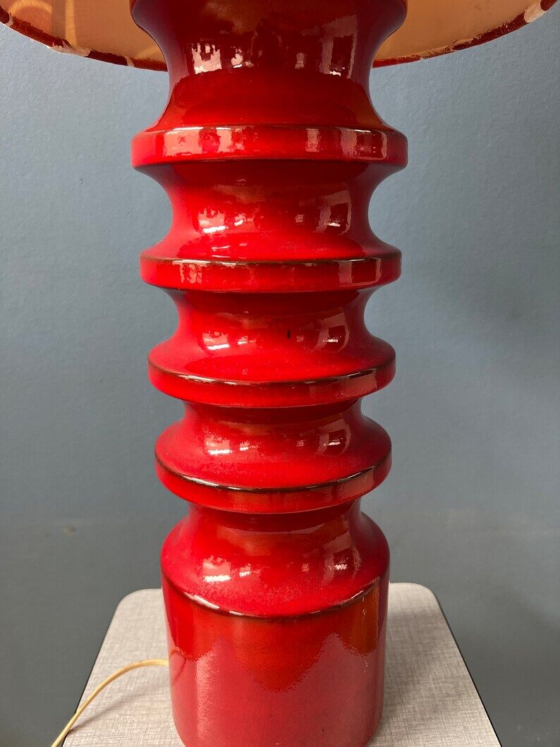 Red ceramic table lamp