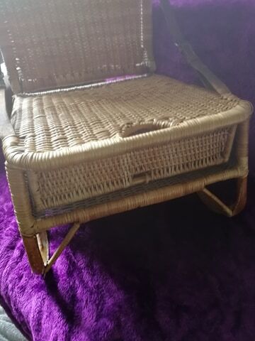 Wicker folding chair