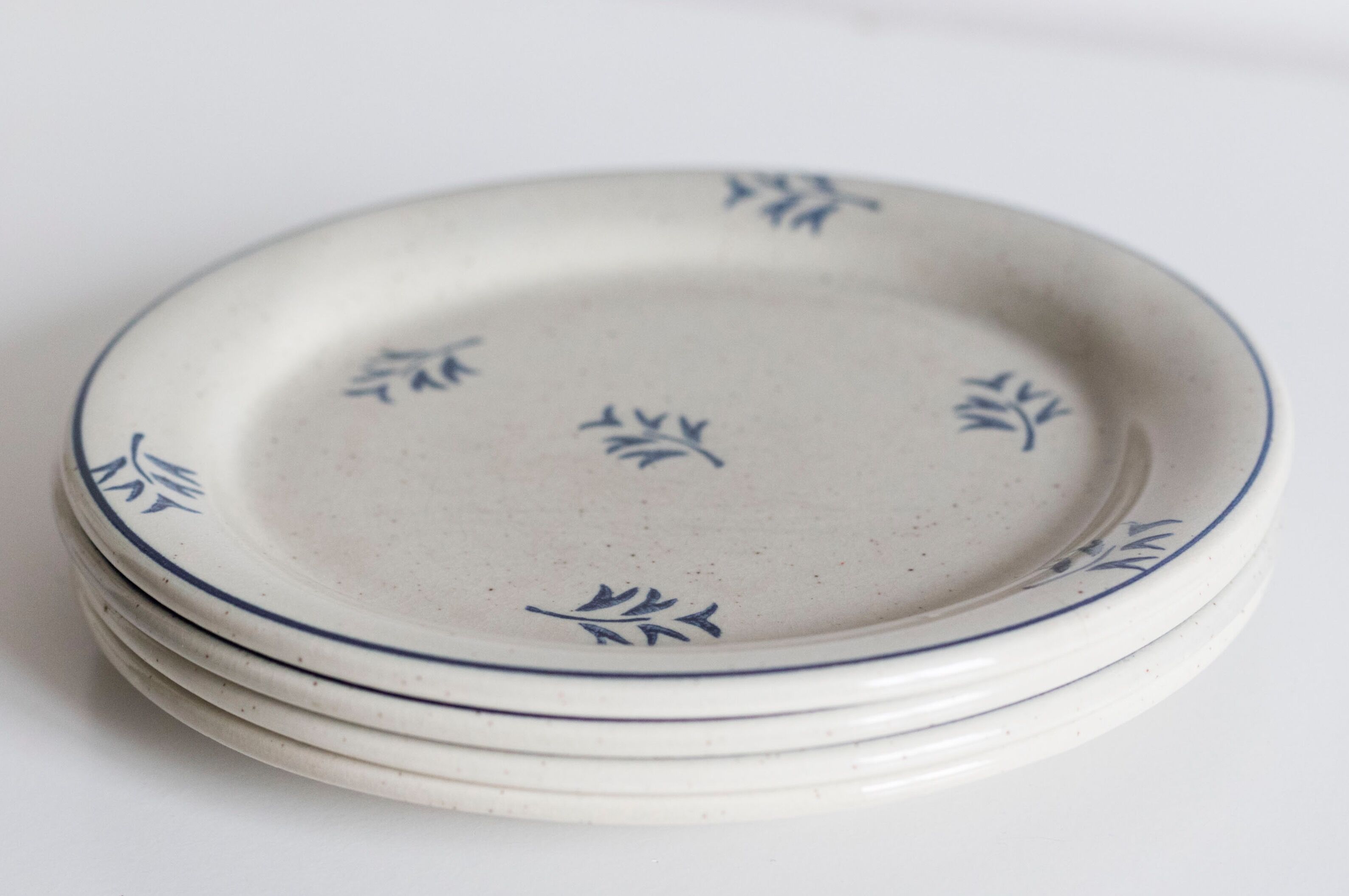 4 plates with earthenware desserts from St Amand