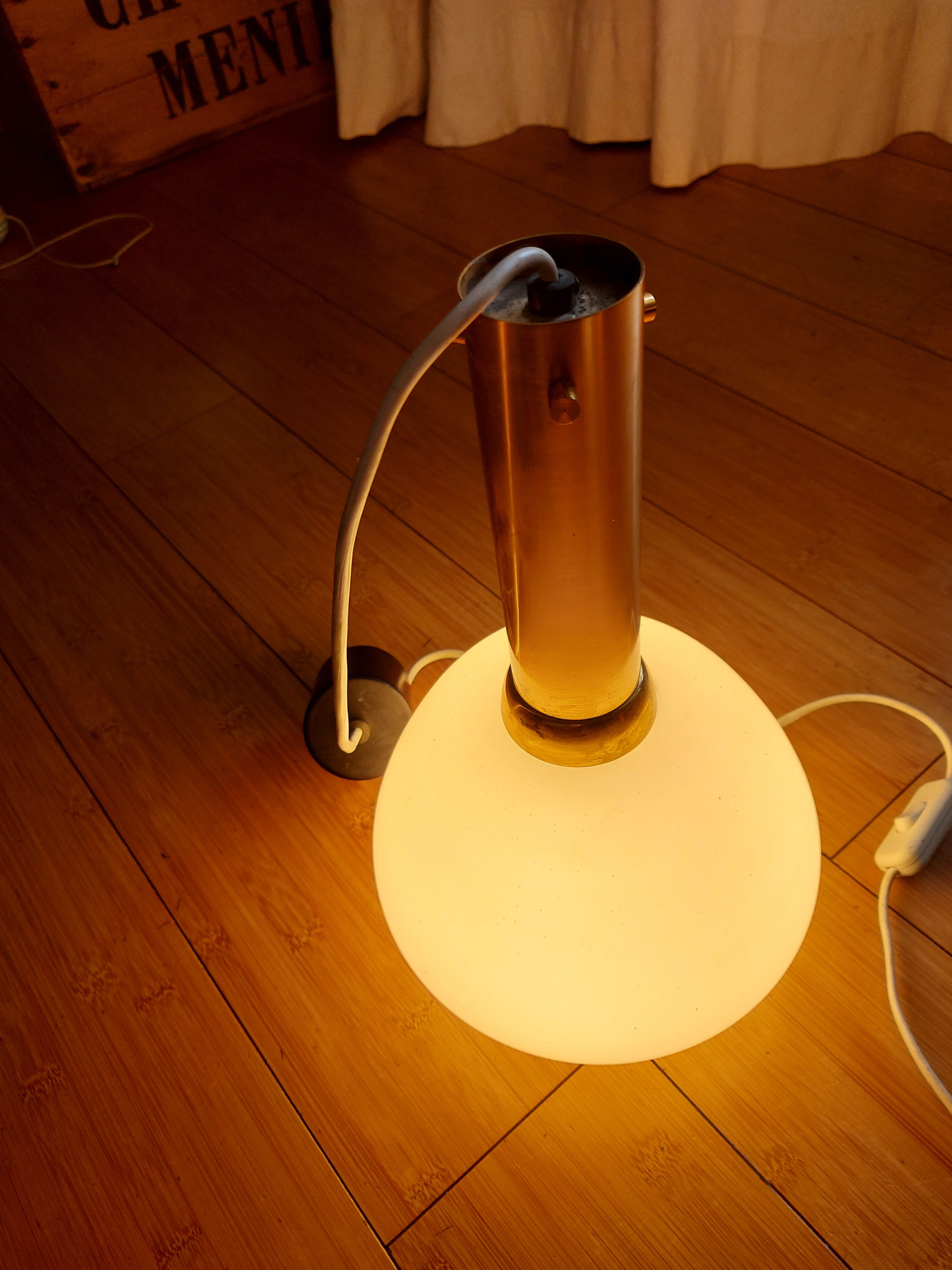 Hanging design white opaline