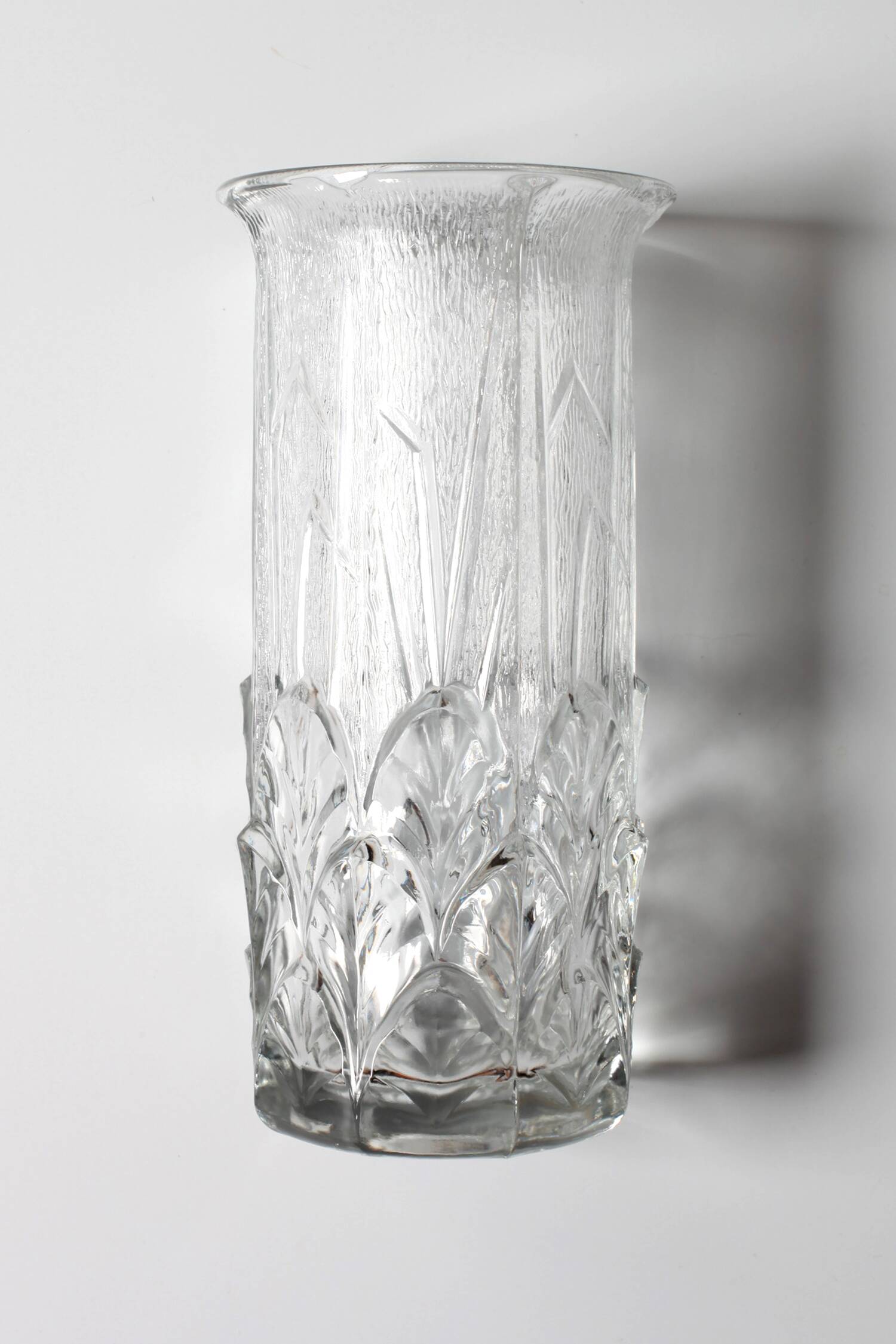 Mid-Century Textured Glass Vase: Fidenza Italian Leaf Pattern, 1970s
